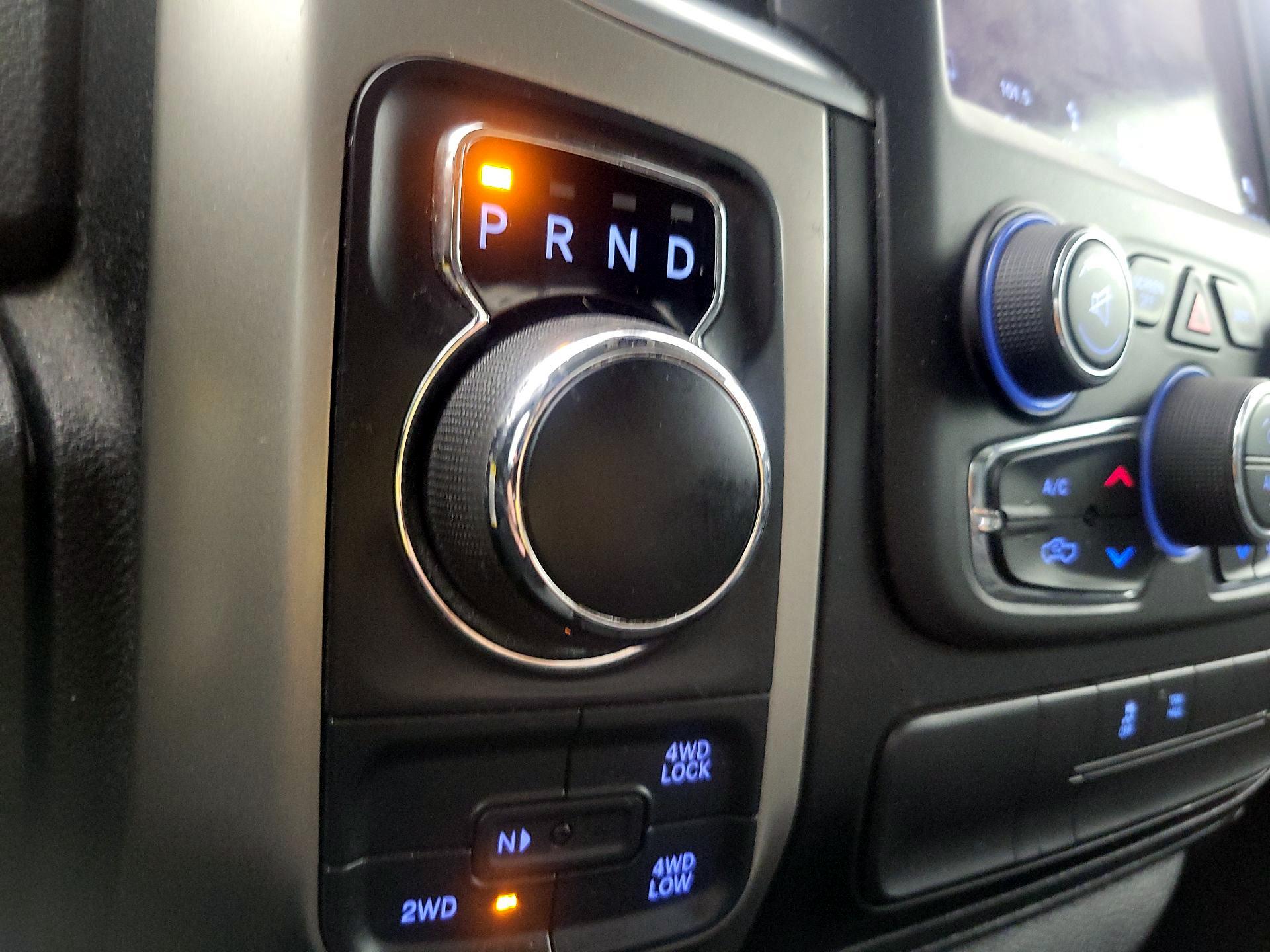 Thumbnail: 2019 RAM 1500 Classic - 17