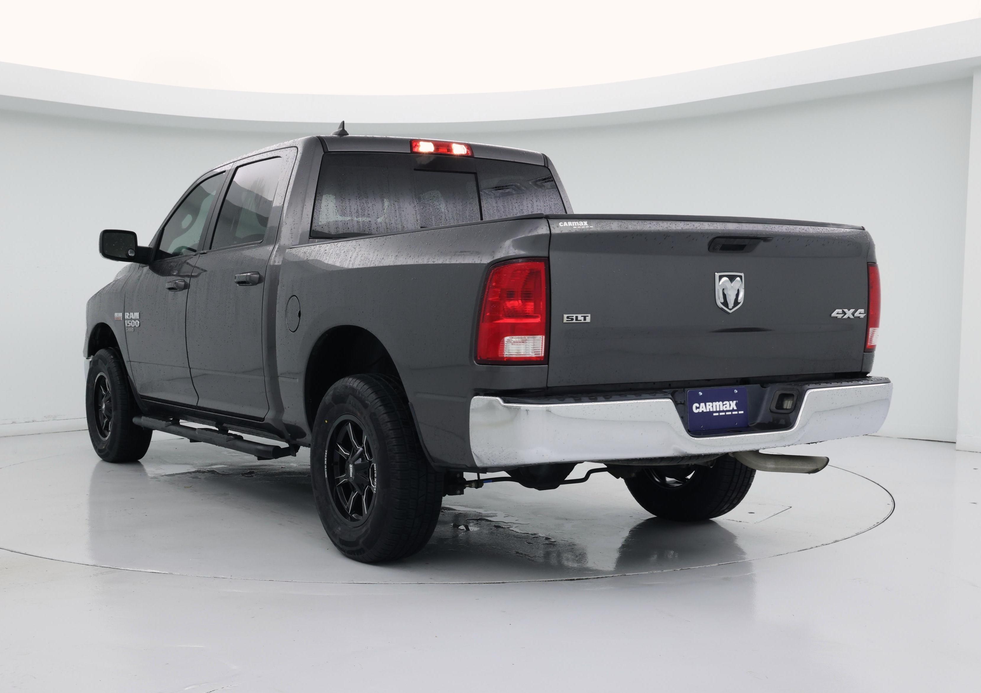 Thumbnail: 2019 RAM 1500 Classic - 2