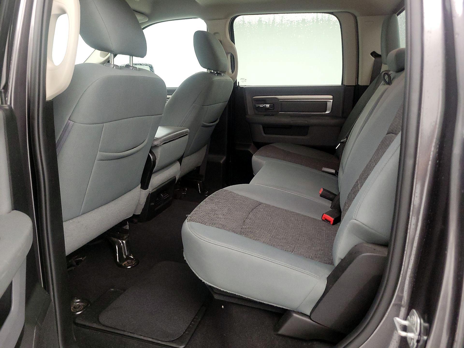 Thumbnail: 2019 RAM 1500 Classic - 19