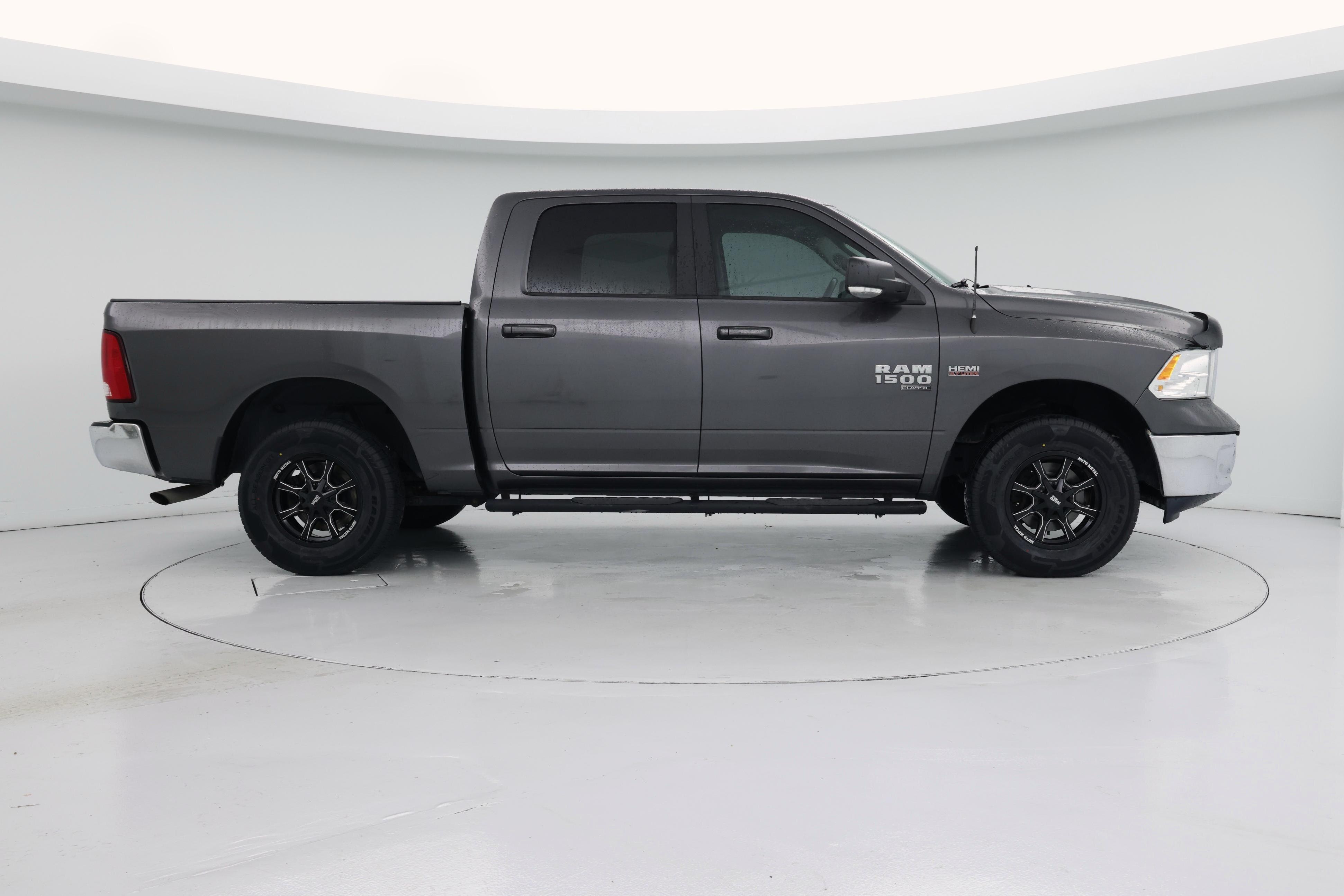 Thumbnail: 2019 RAM 1500 Classic - 7