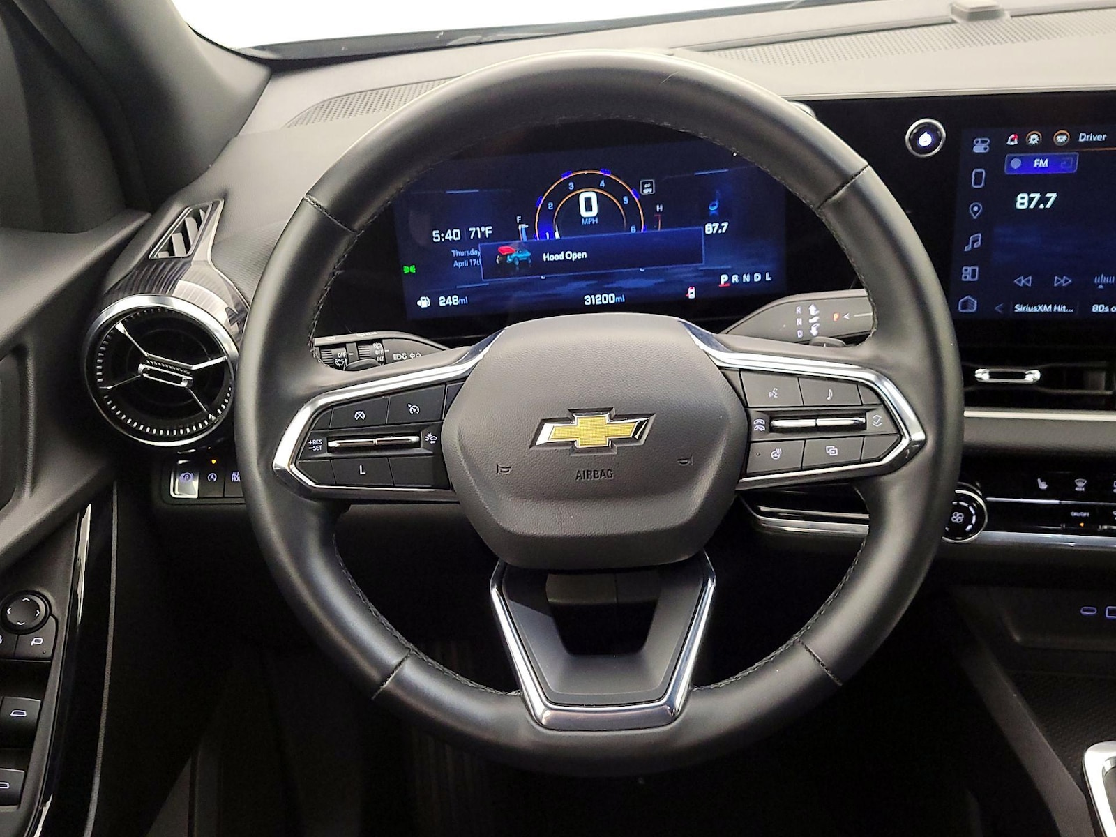 2025 Chevrolet Equinox LT - Photo 11