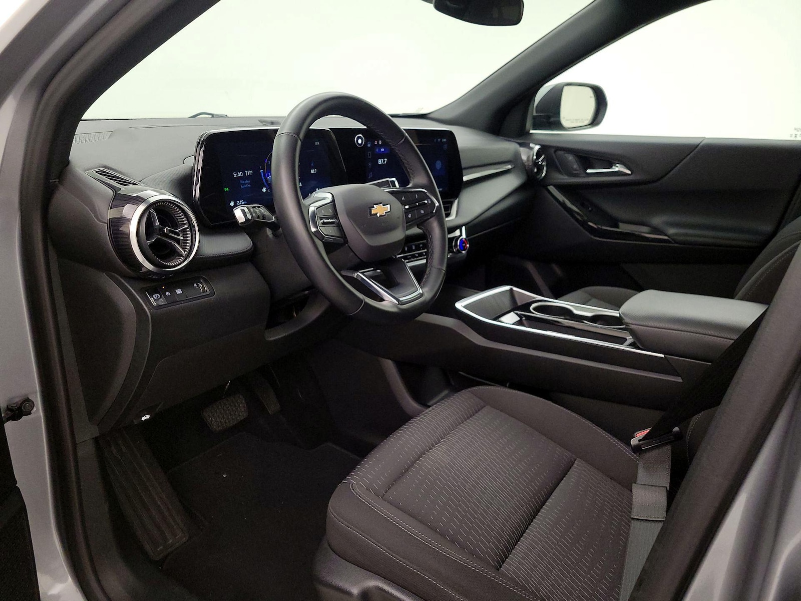 2025 Chevrolet Equinox LT - Photo 12