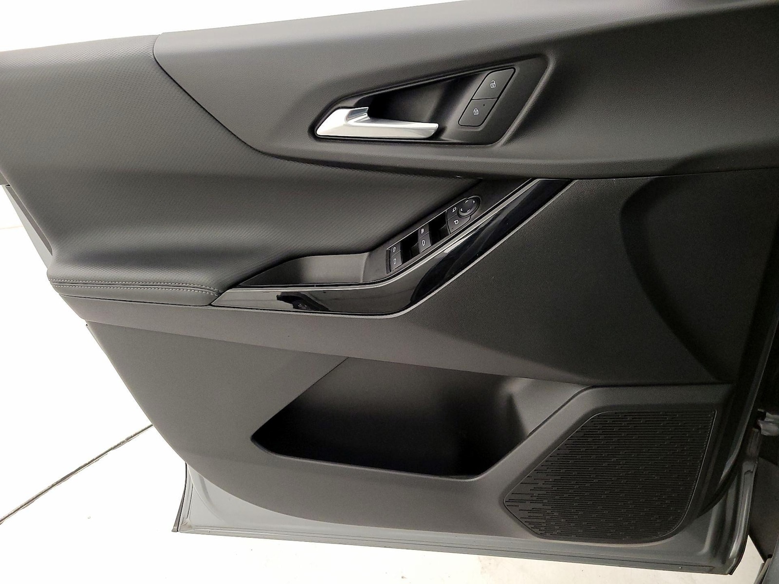 2025 Chevrolet Equinox LT - Photo 13