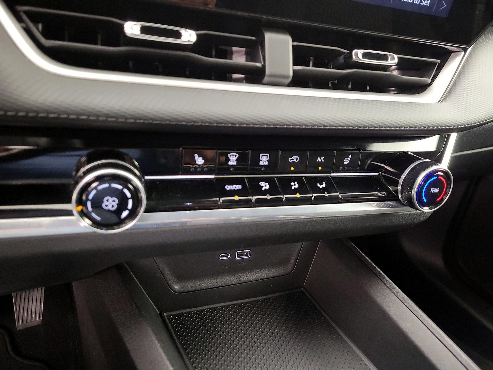2025 Chevrolet Equinox LT - Photo 17