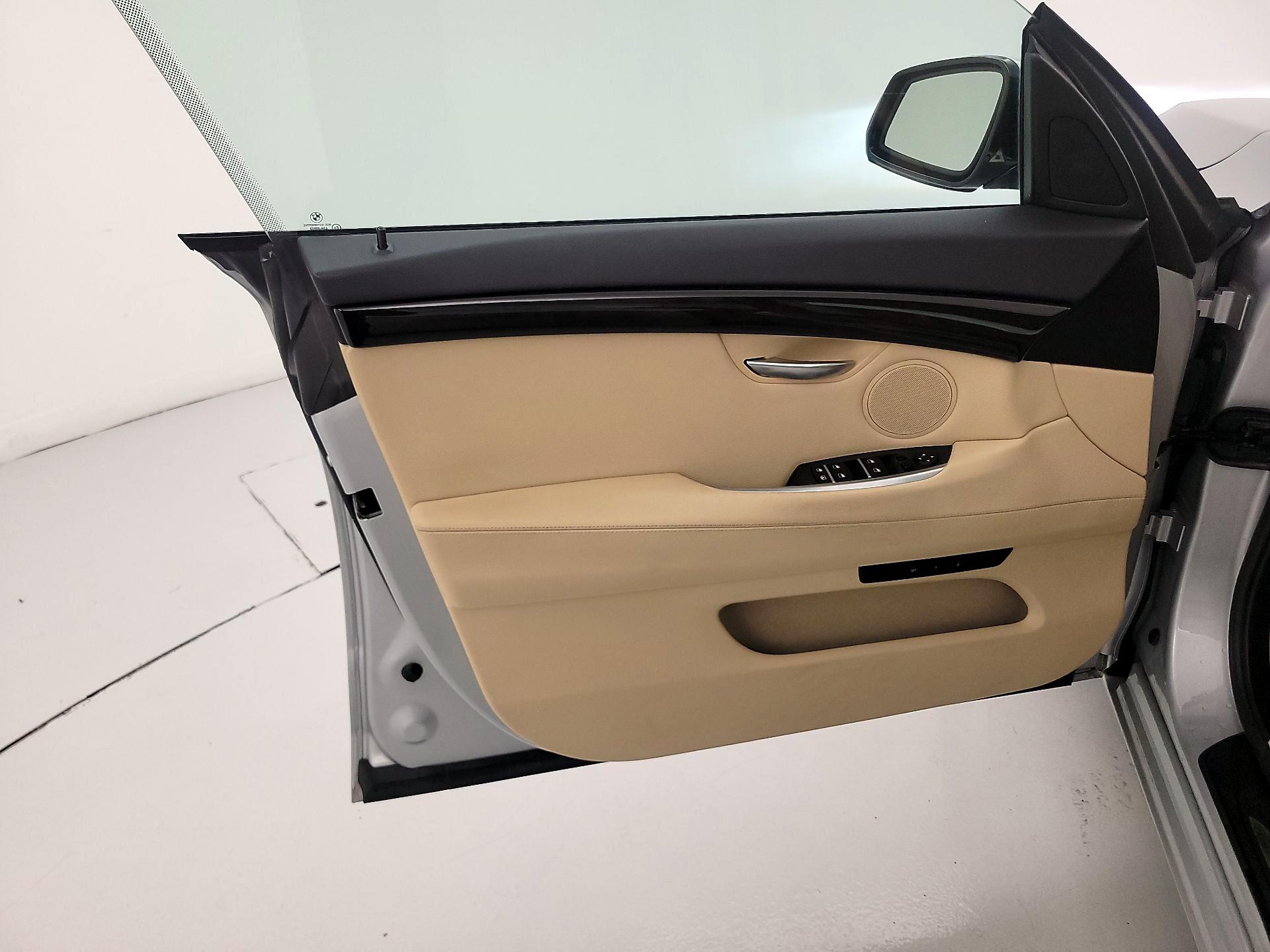 Thumbnail: 2017 BMW 5 Series - 12