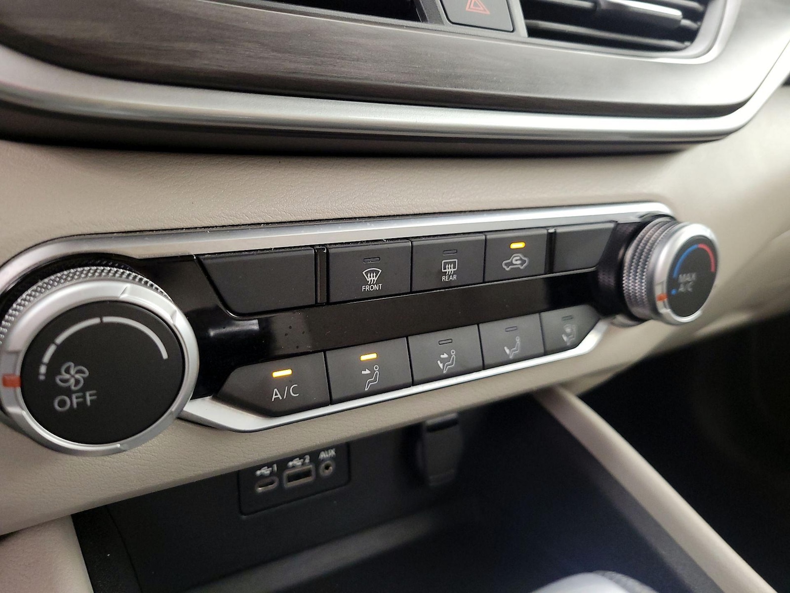 2025 Nissan Altima SV - Photo 17