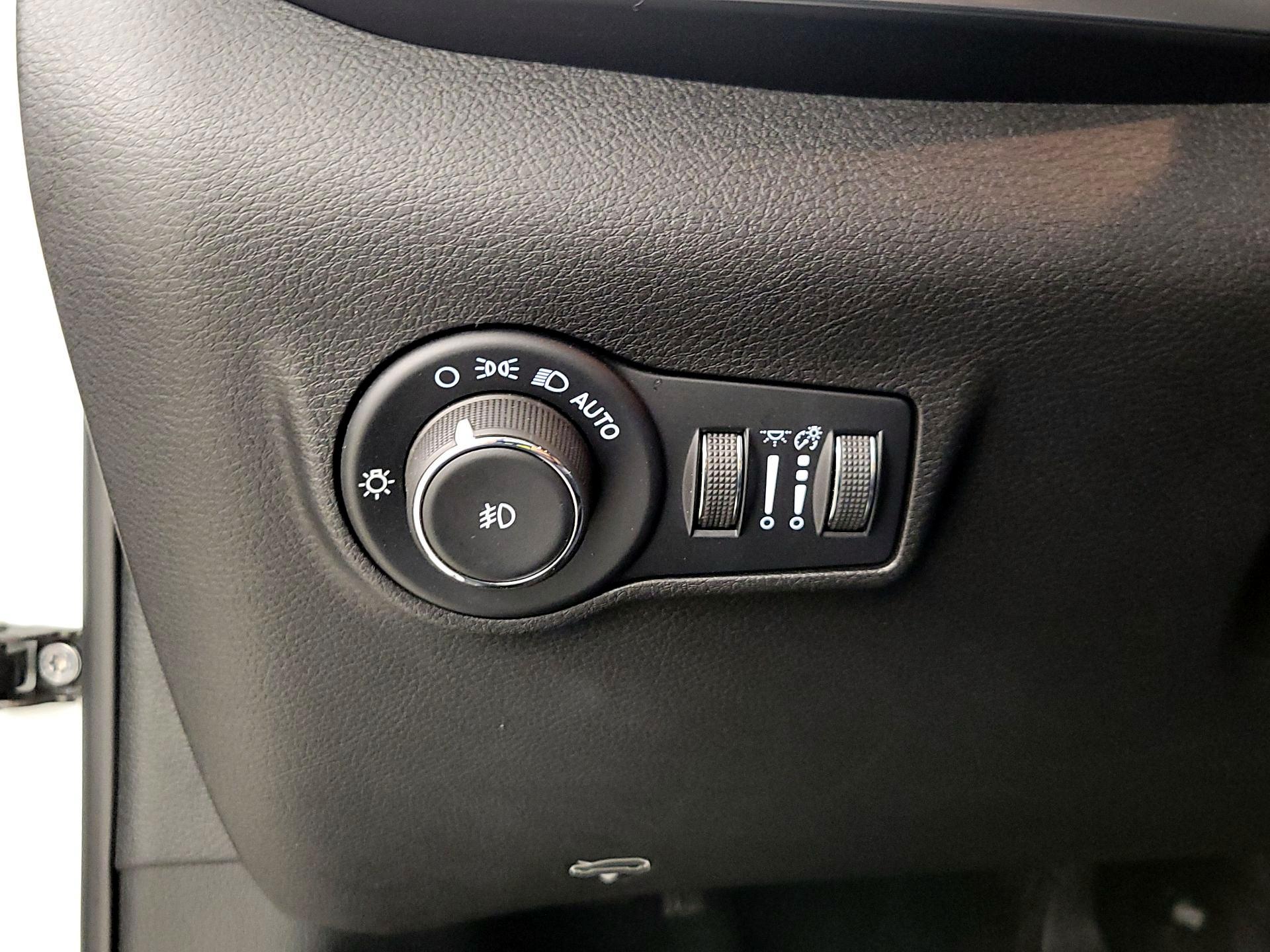 Thumbnail: 2025 Jeep Compass - 13