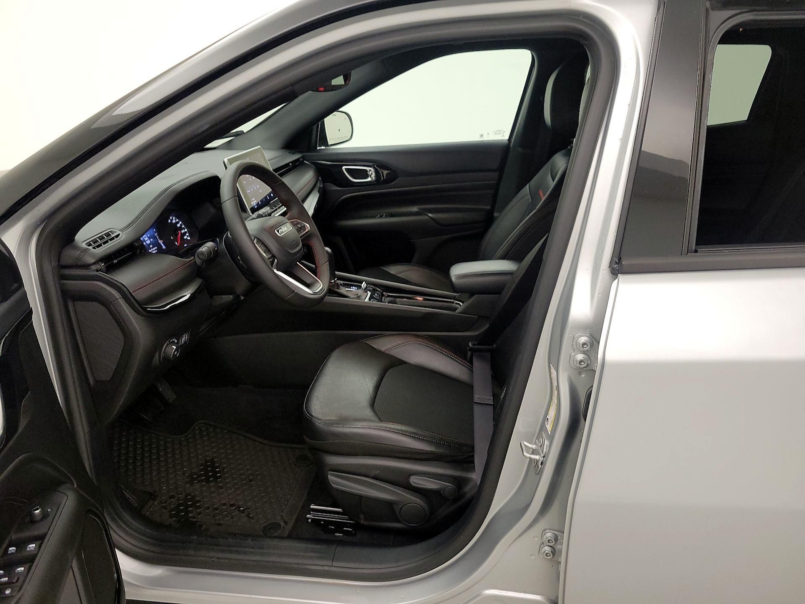 2025 Jeep Compass Trailhawk - Photo 12