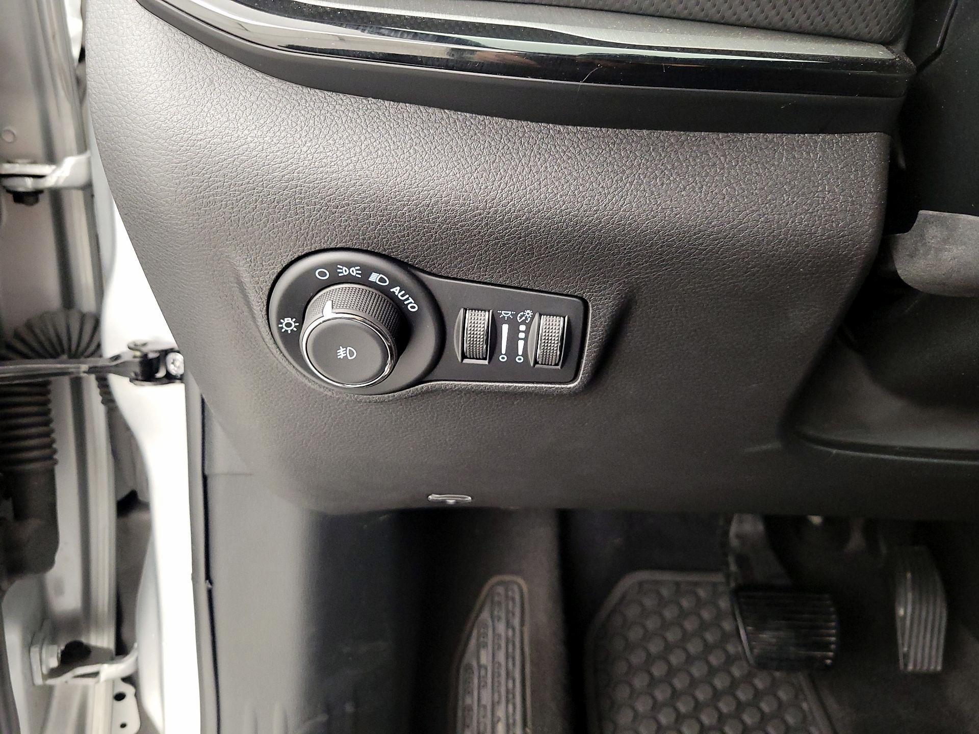 Thumbnail: 2025 Jeep Compass - 13