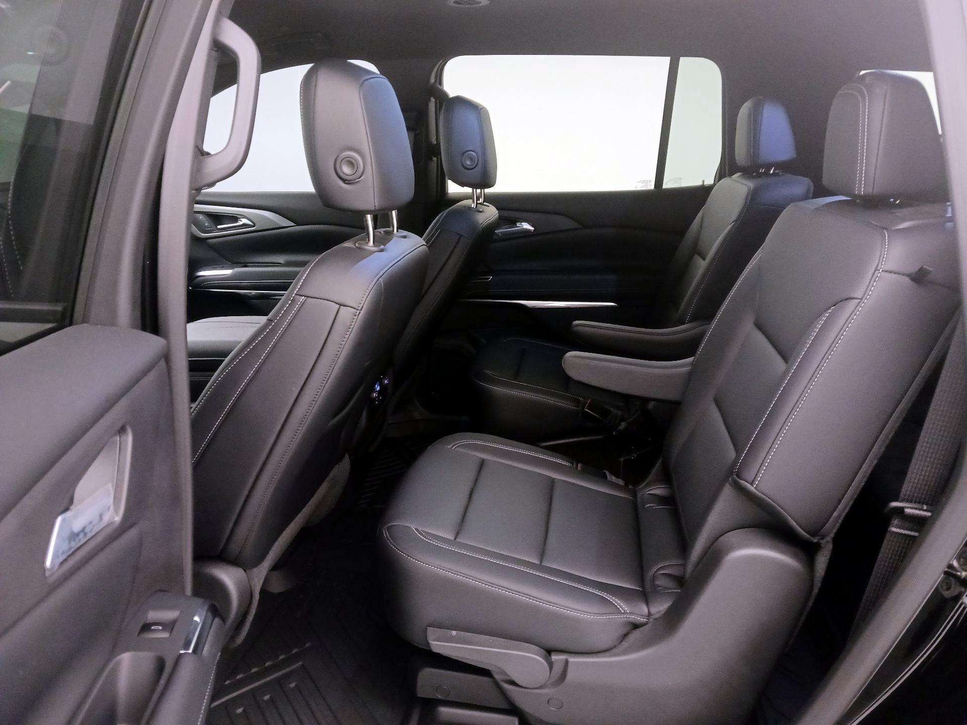 Thumbnail: 2026 Chevrolet Traverse - 19