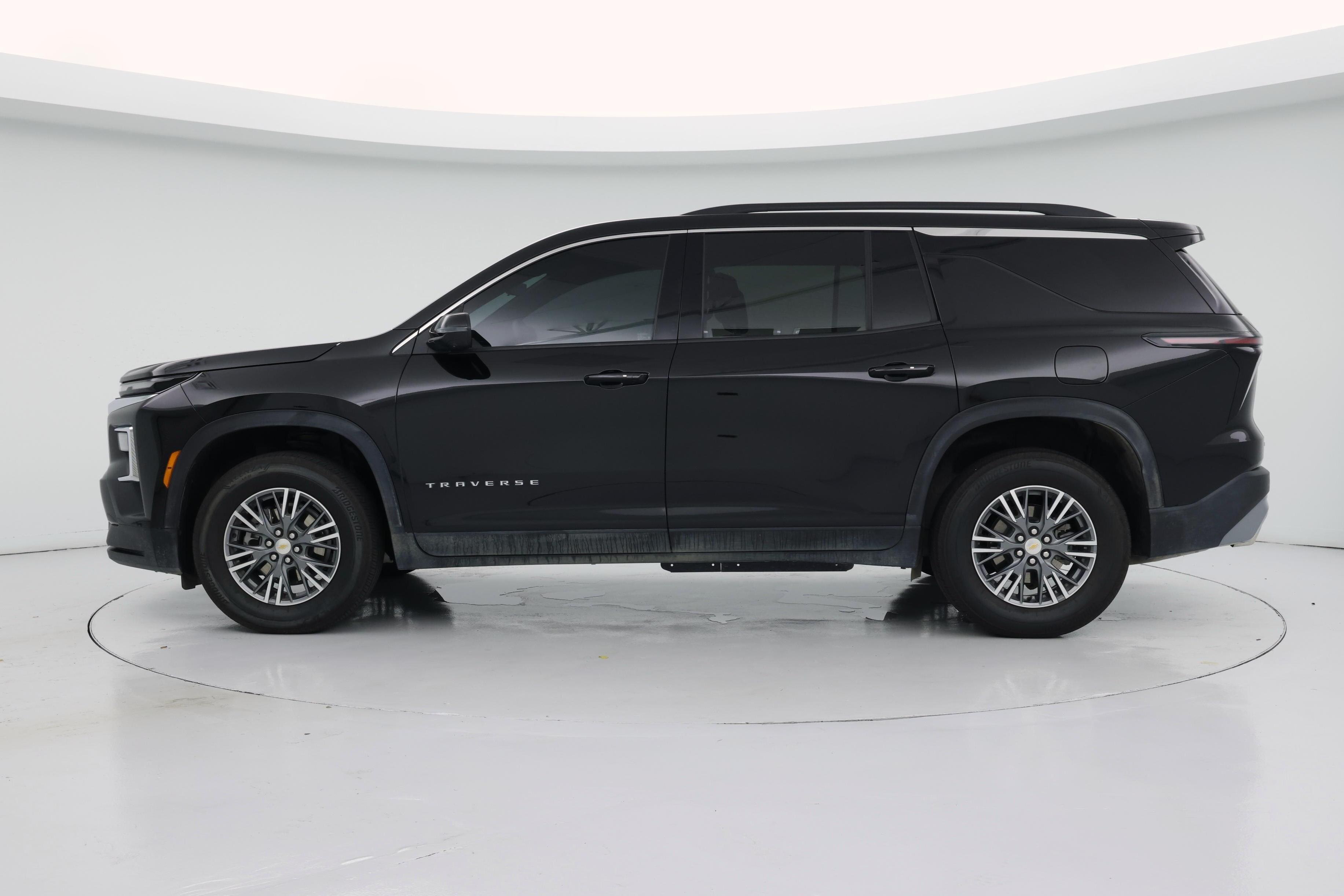 Thumbnail: 2026 Chevrolet Traverse - 3