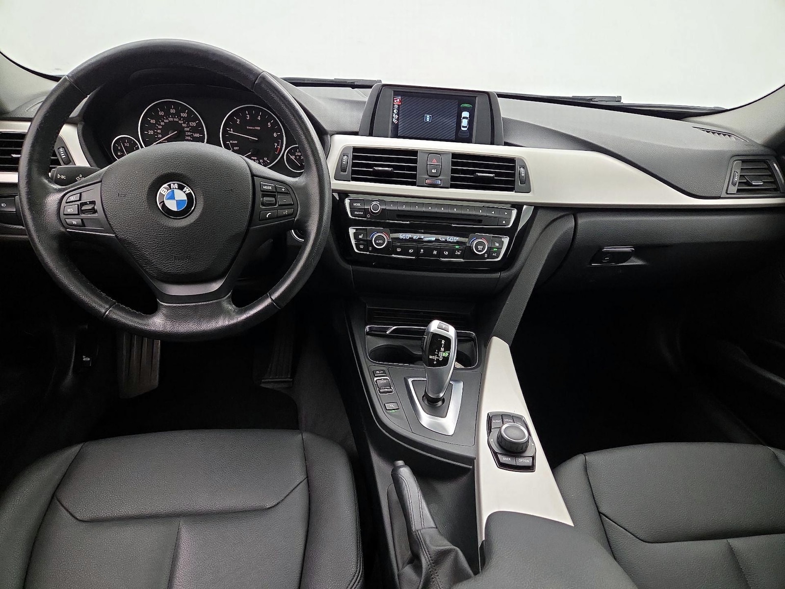 2017 BMW 3 Series 320i - Photo 10