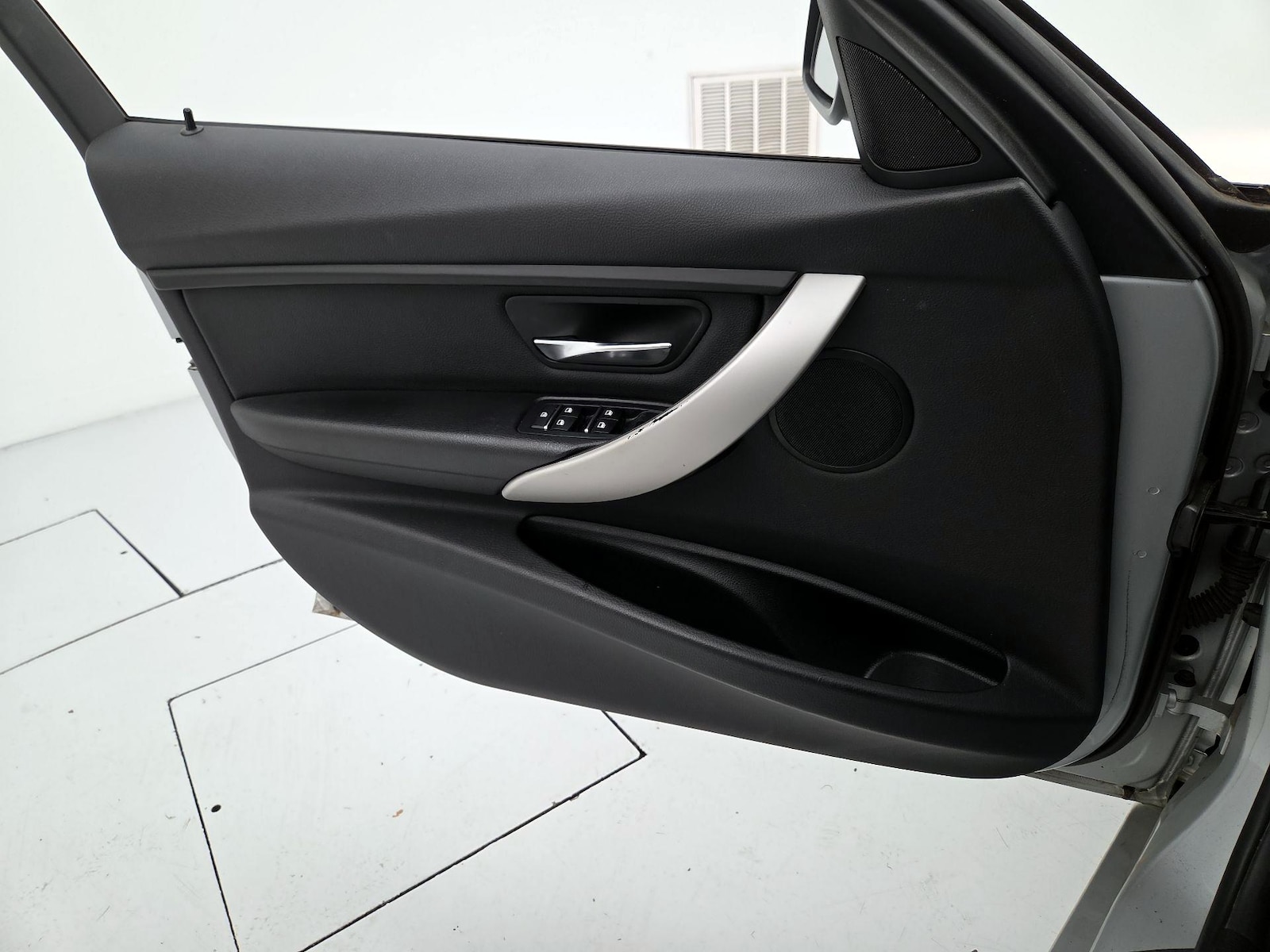 2017 BMW 3 Series 320i - Photo 13
