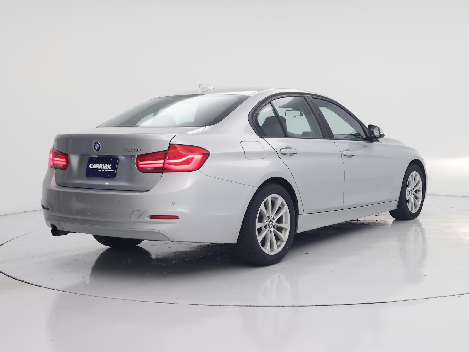 2017 BMW 3 Series 320i - Photo 9