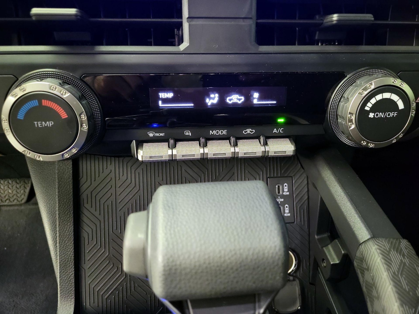 2024 Toyota Tacoma SR - Photo 17