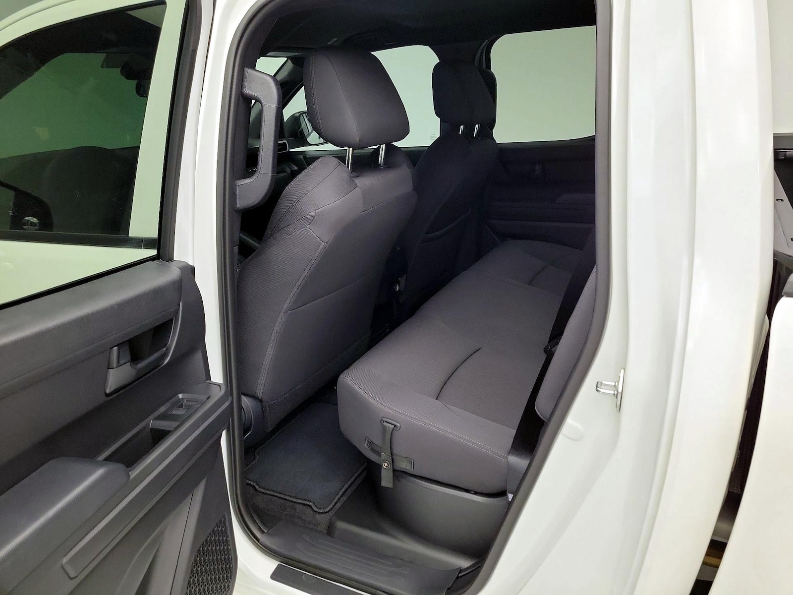 2024 Toyota Tacoma SR - Photo 20
