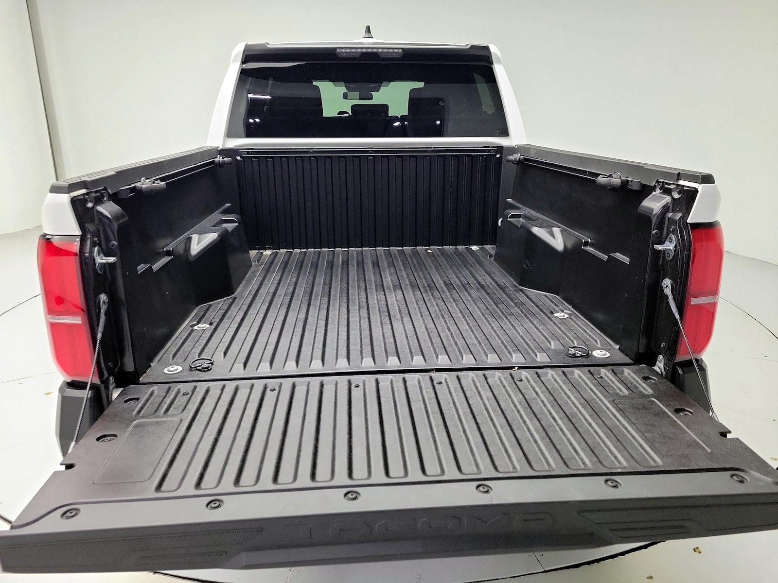 2024 Toyota Tacoma SR - Photo 21