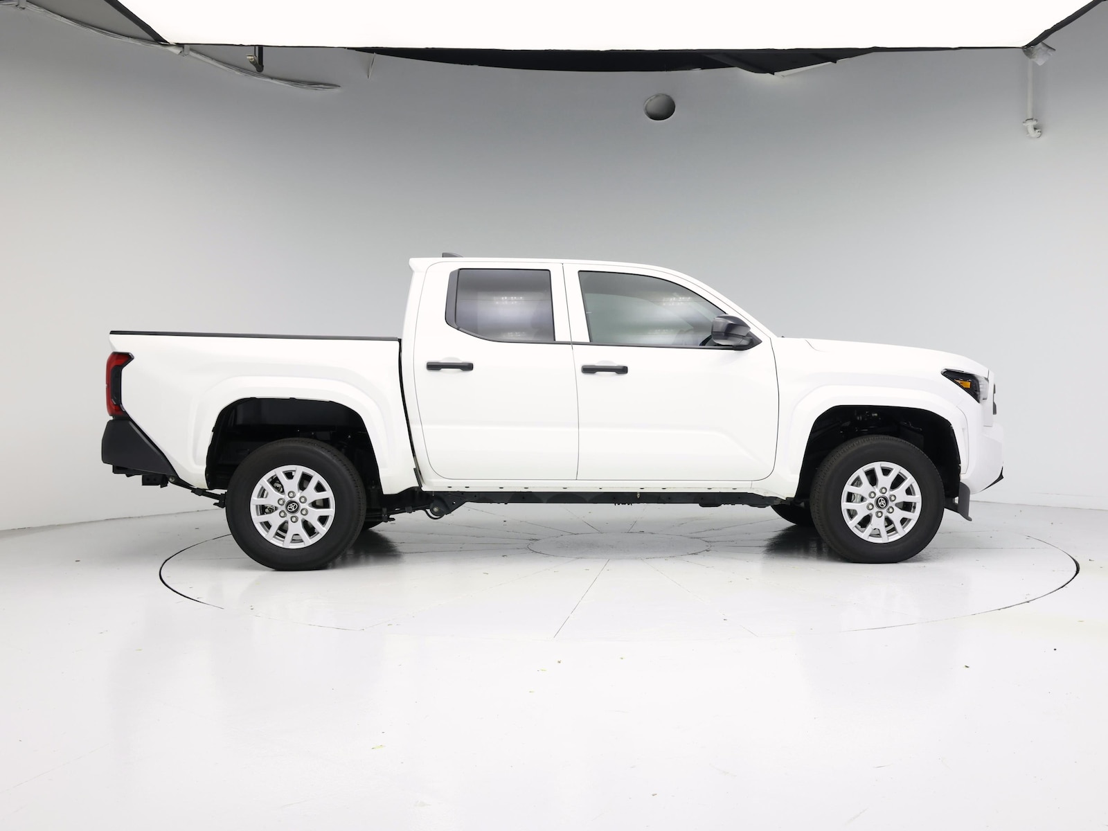 2024 Toyota Tacoma SR - Photo 8