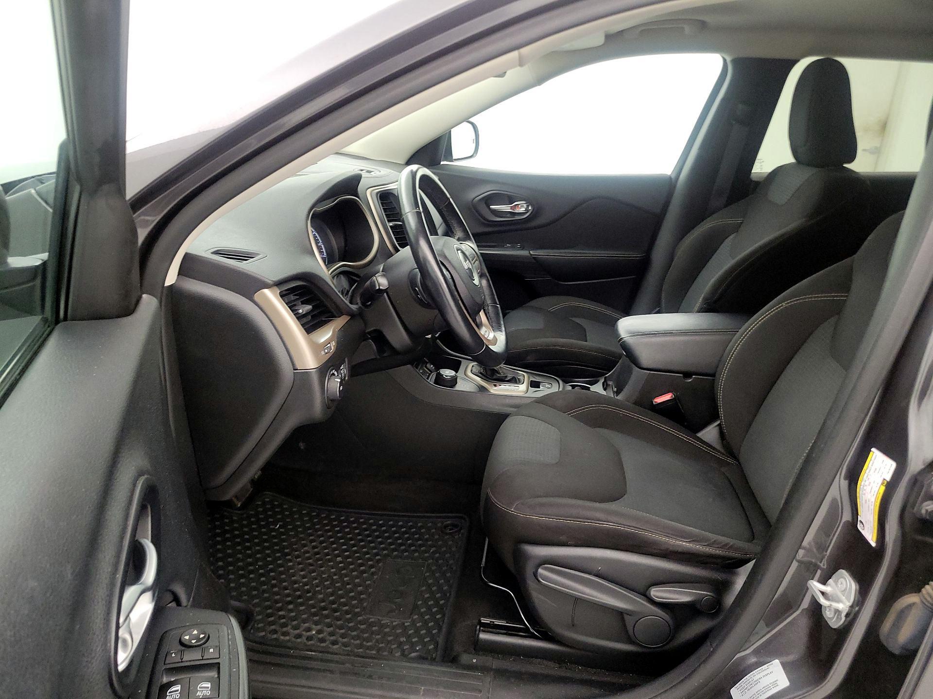 Thumbnail: 2015 Jeep Cherokee - 11