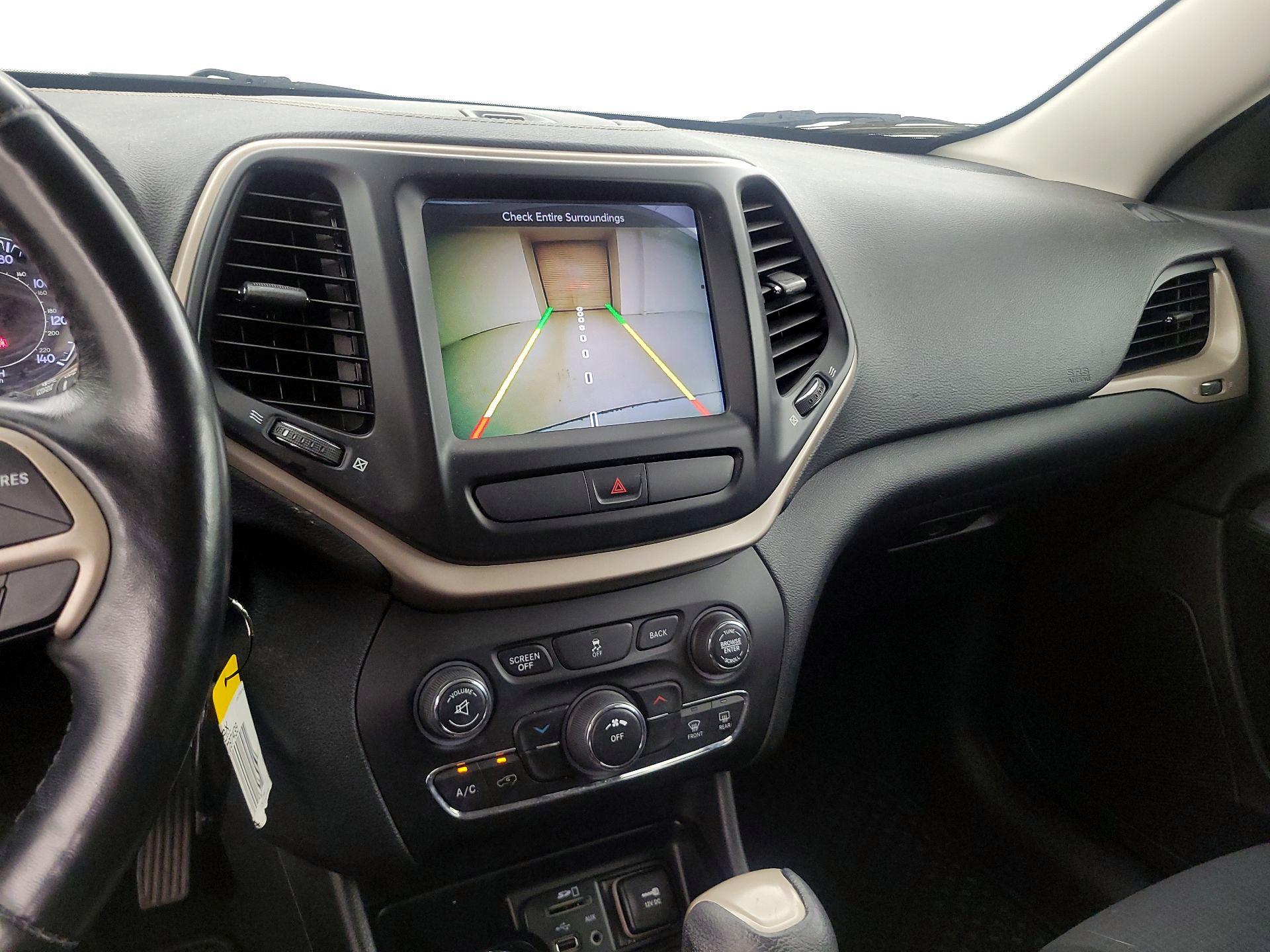 Thumbnail: 2015 Jeep Cherokee - 14