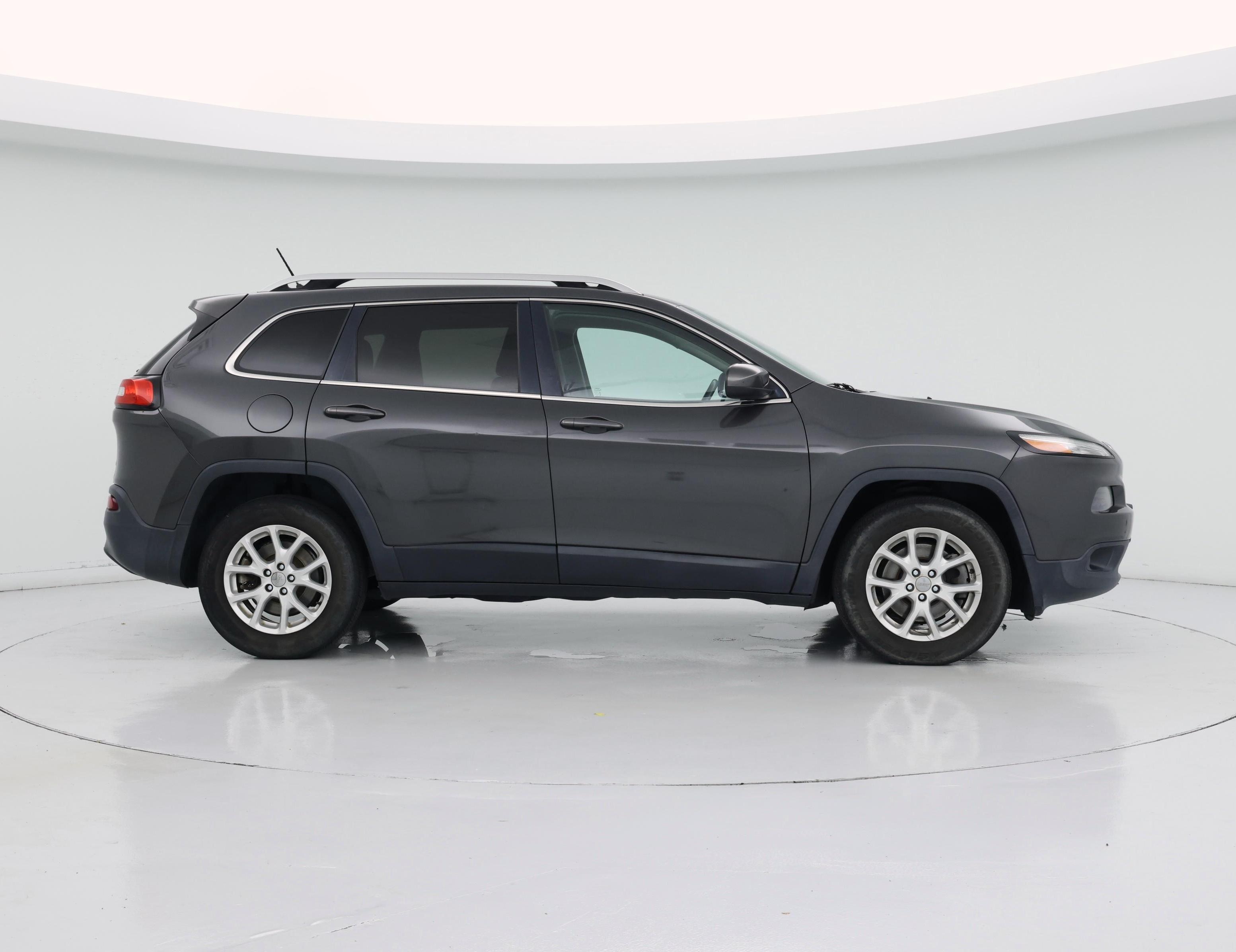 Thumbnail: 2015 Jeep Cherokee - 7