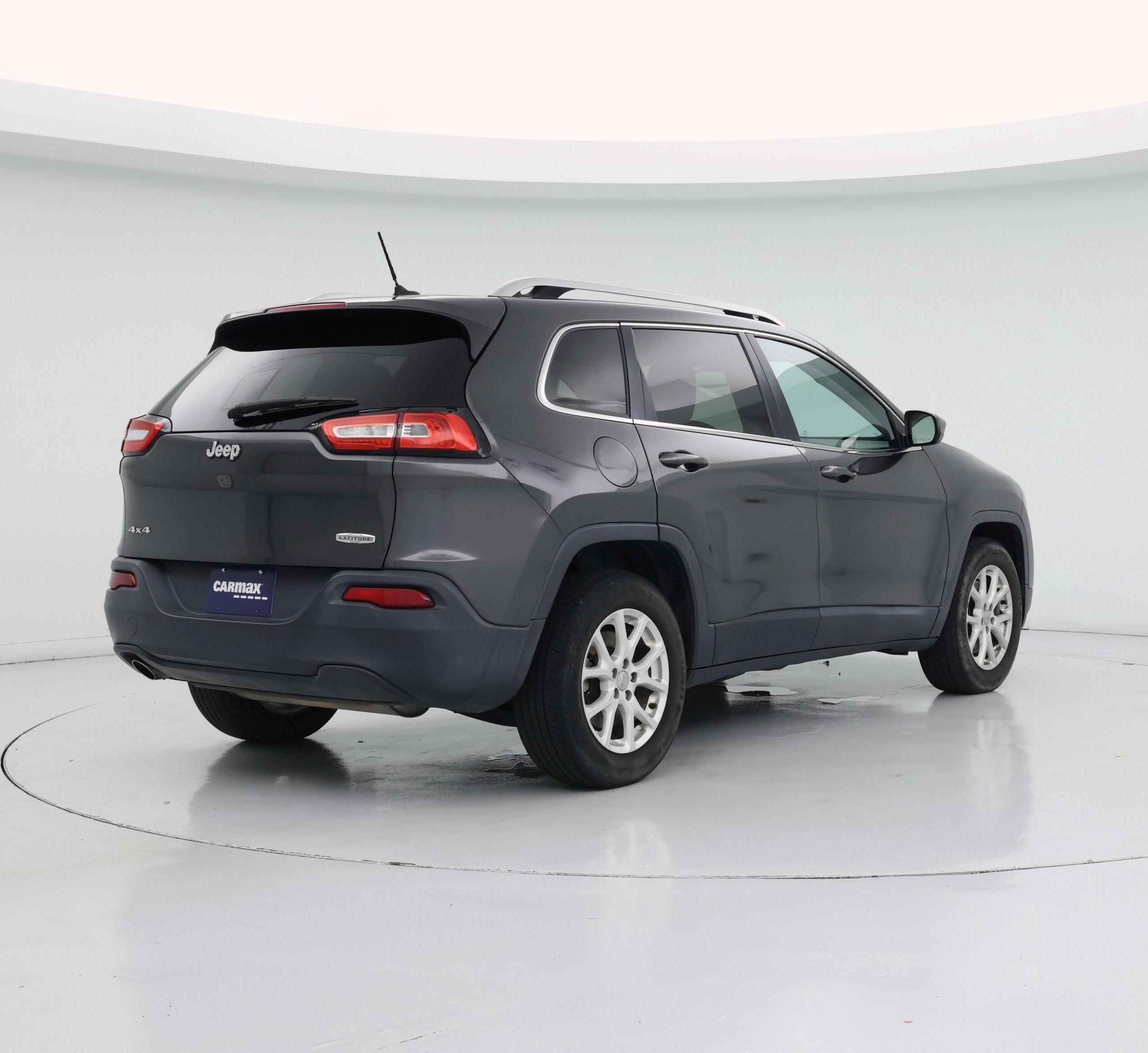 Thumbnail: 2015 Jeep Cherokee - 8