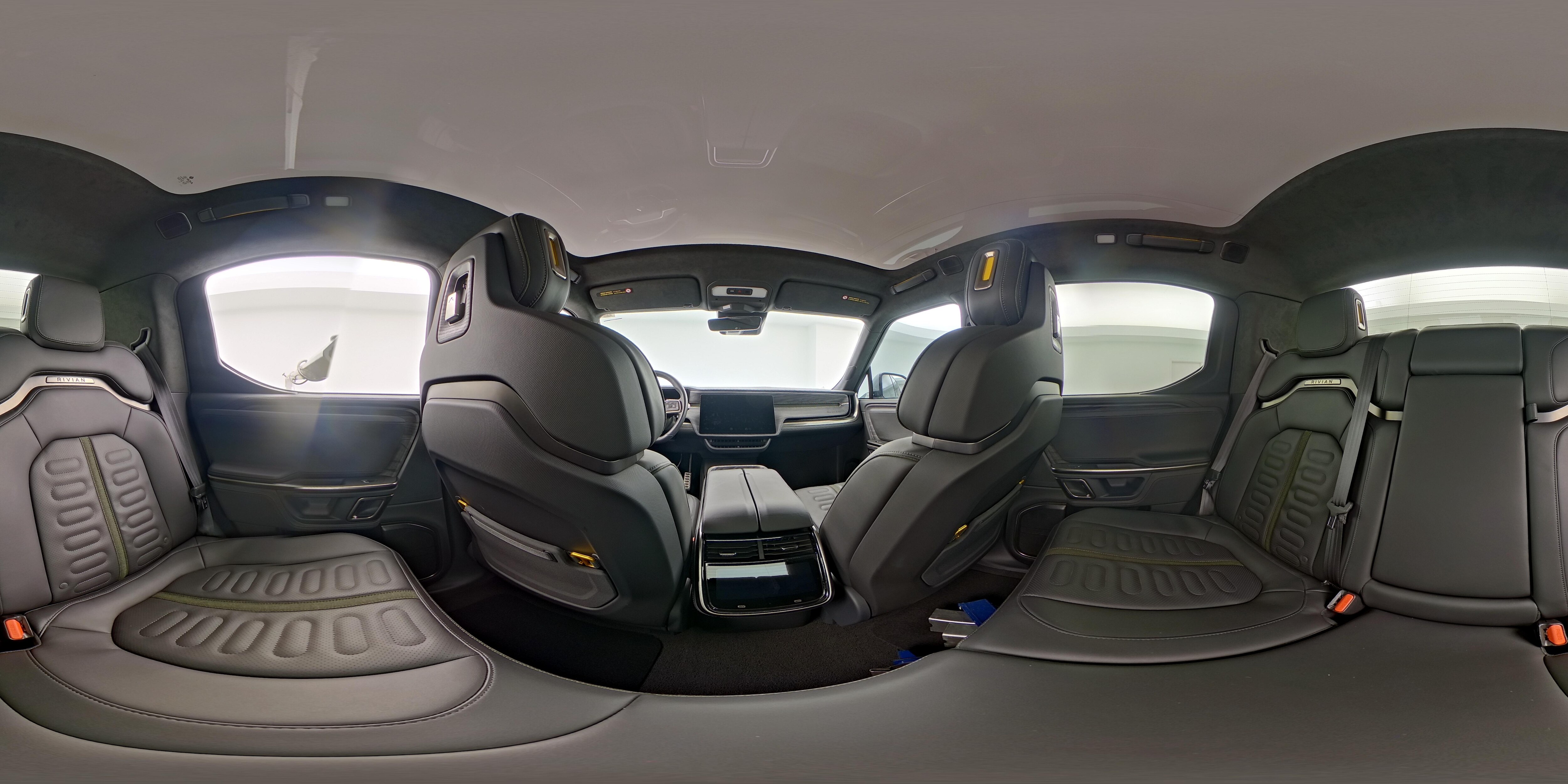 2022 Rivian R1T Adventure - Photo 25
