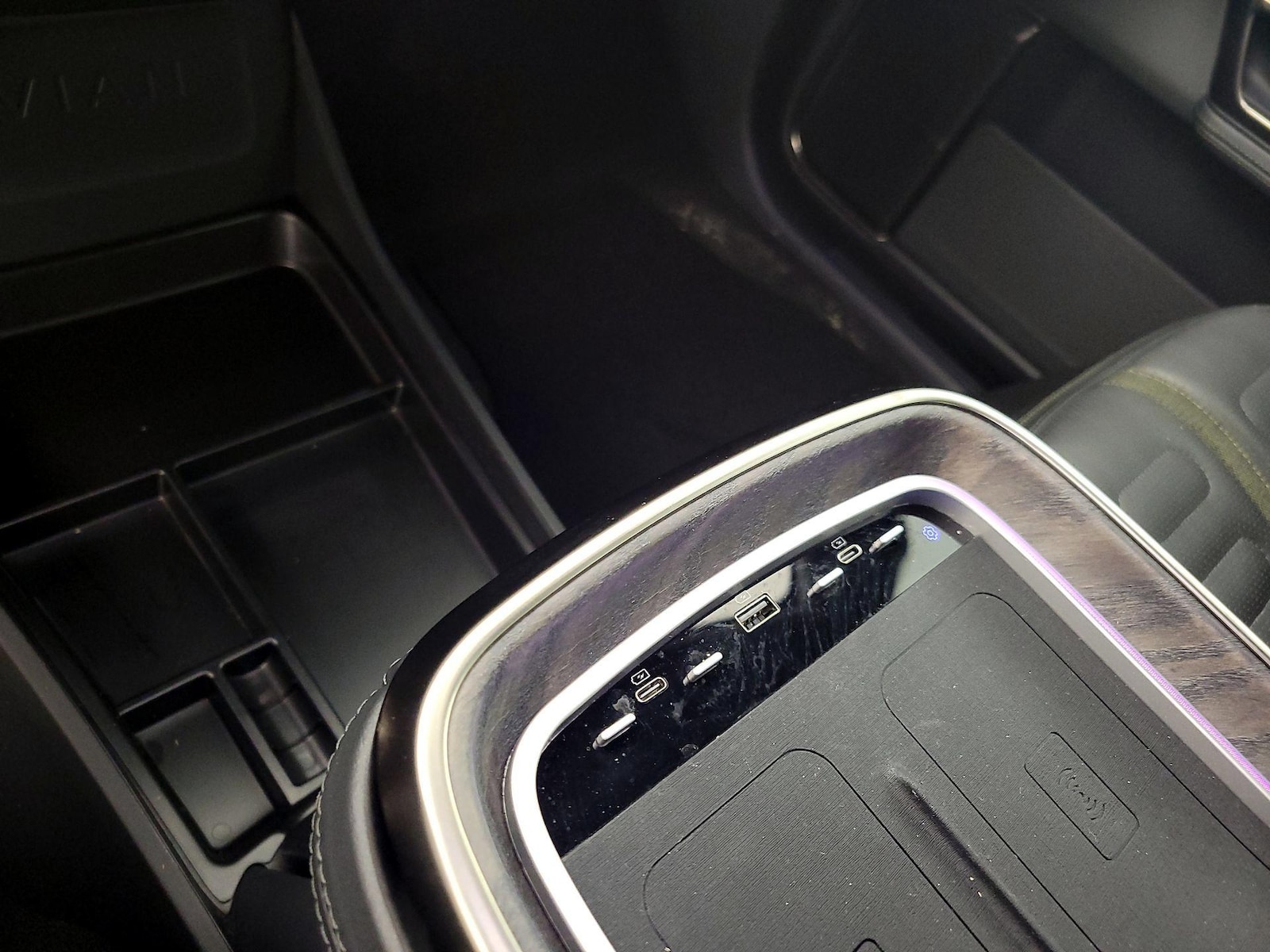 2022 Rivian R1T Adventure - Photo 18