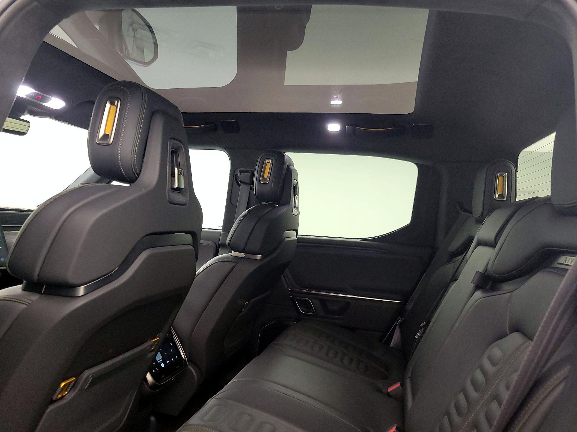 Thumbnail: 2022 Rivian R1T - 18