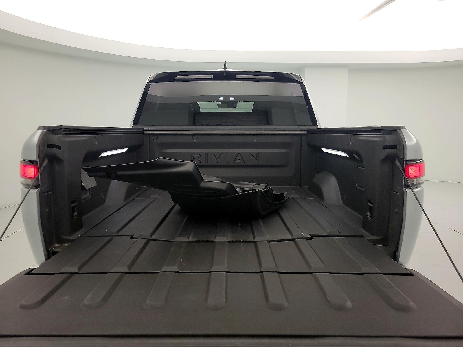 2022 Rivian R1T Adventure - Photo 21