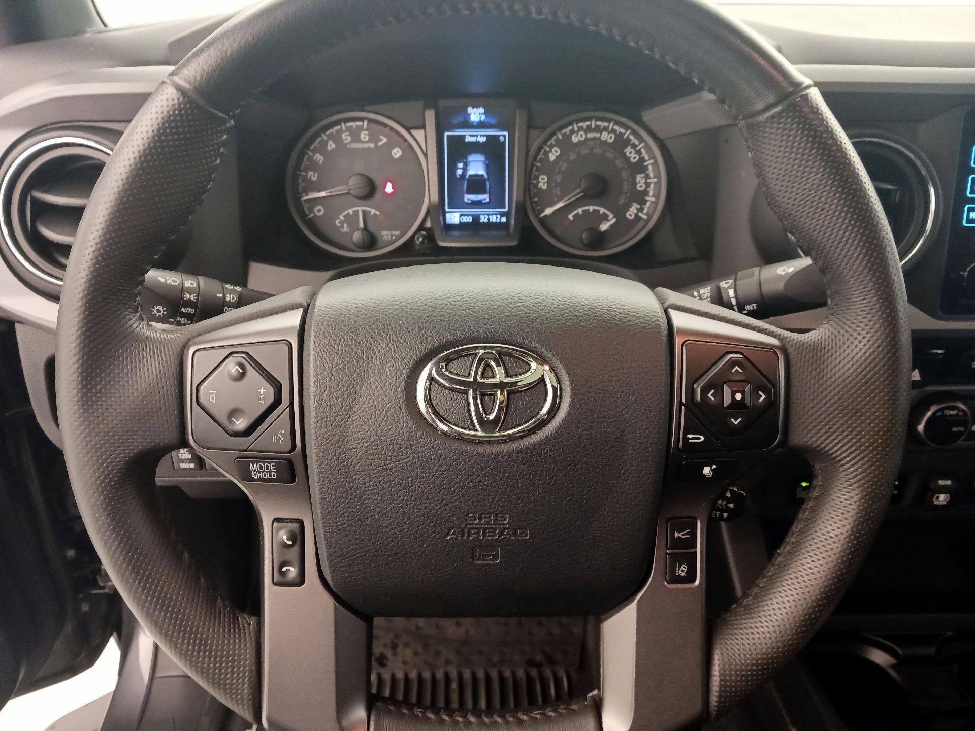 Thumbnail: 2018 Toyota Tacoma - 10