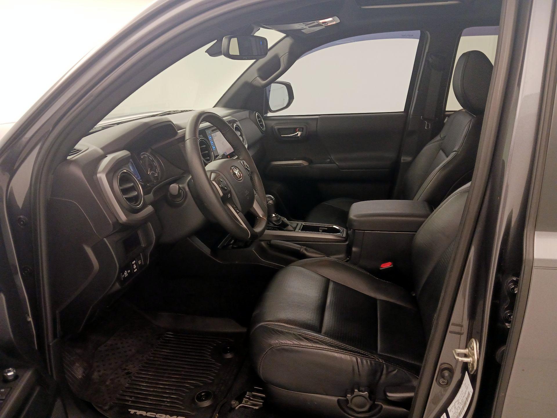 Thumbnail: 2018 Toyota Tacoma - 11