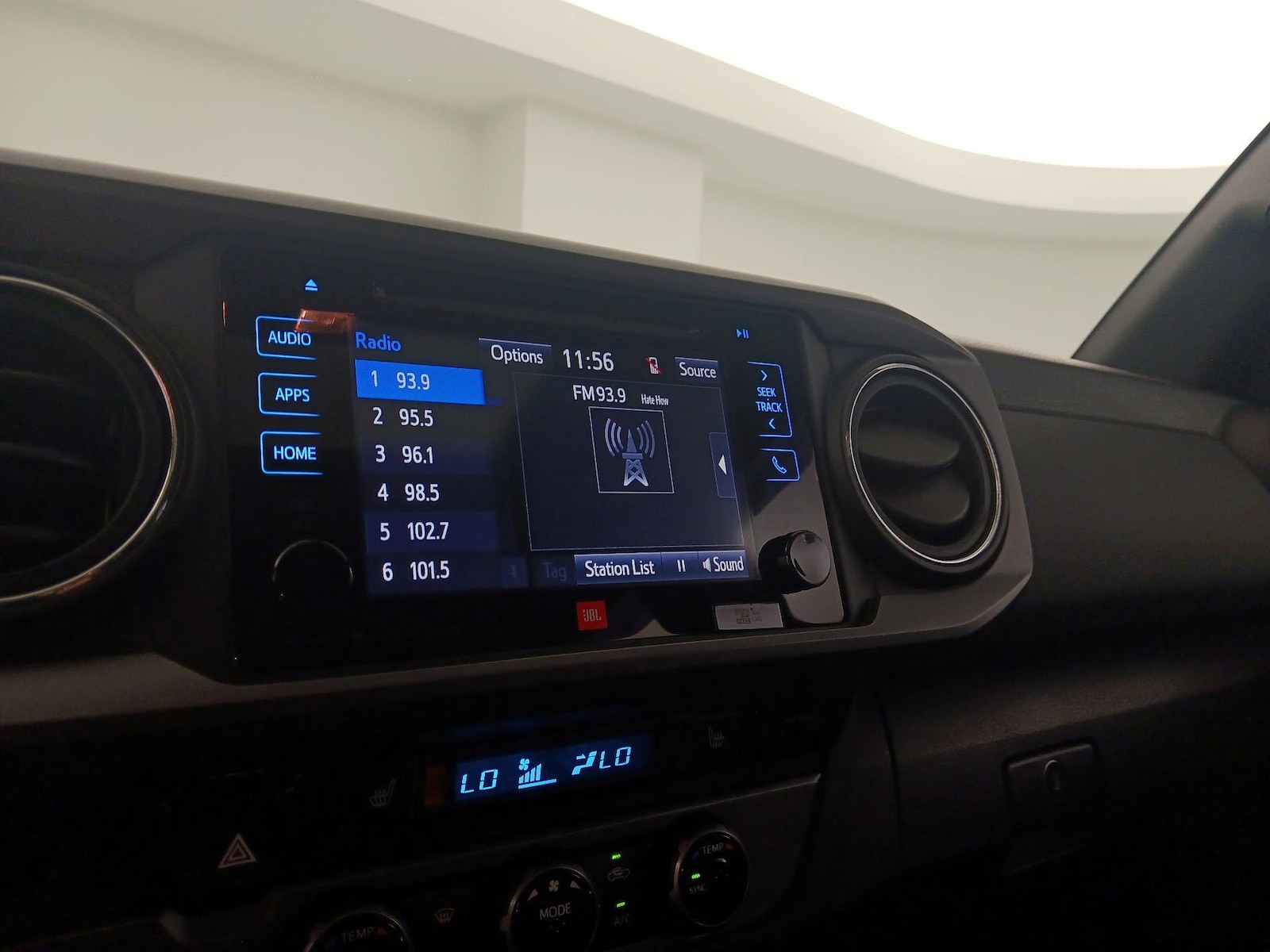 2018 Toyota Tacoma TRD Off Road - Photo 17