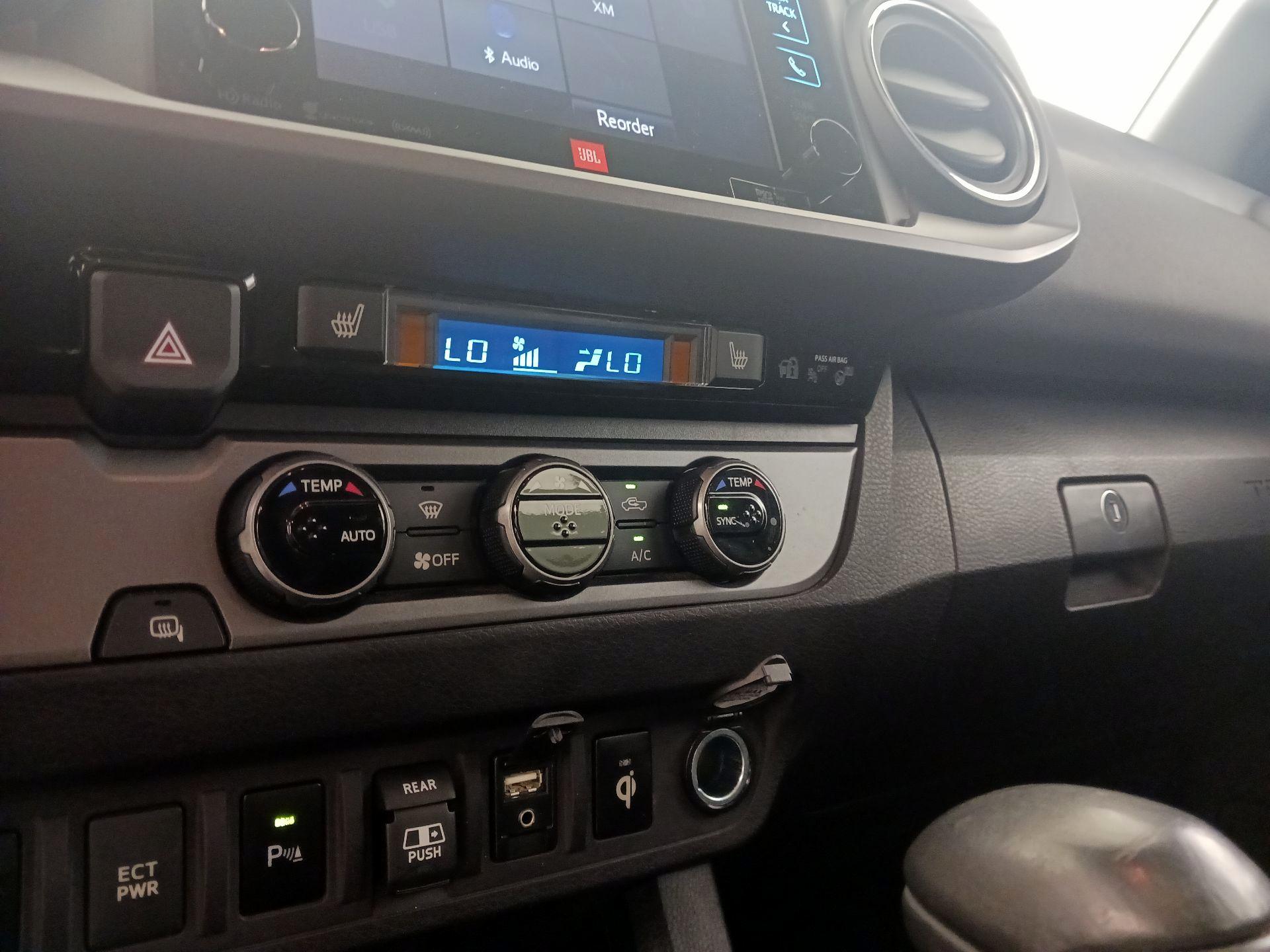 Thumbnail: 2018 Toyota Tacoma - 17