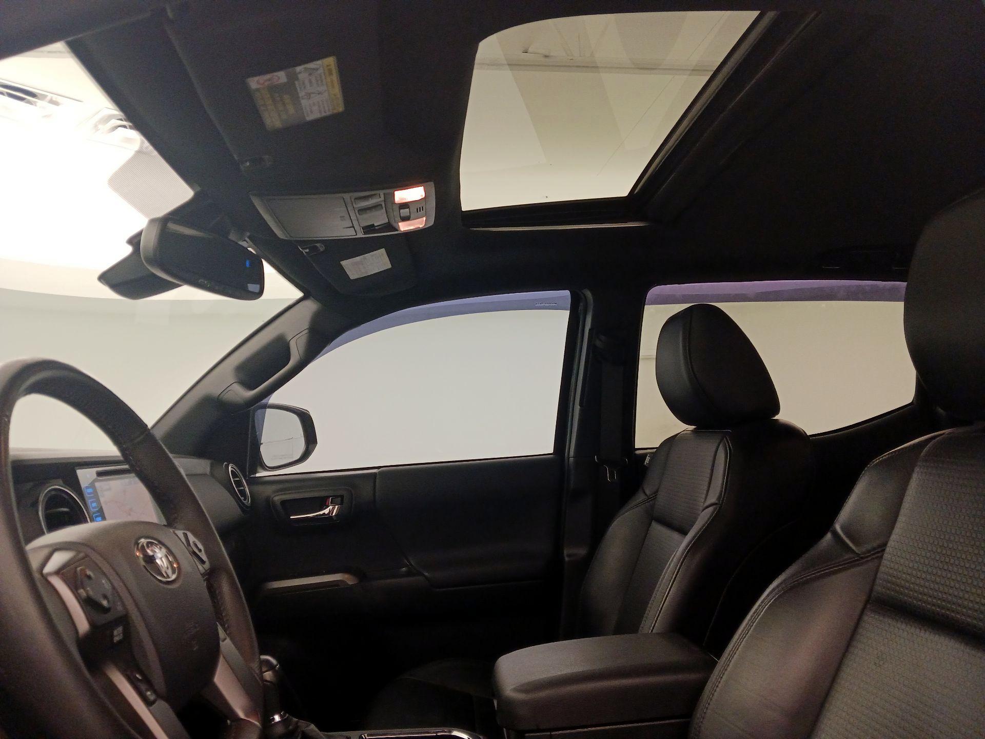Thumbnail: 2018 Toyota Tacoma - 20