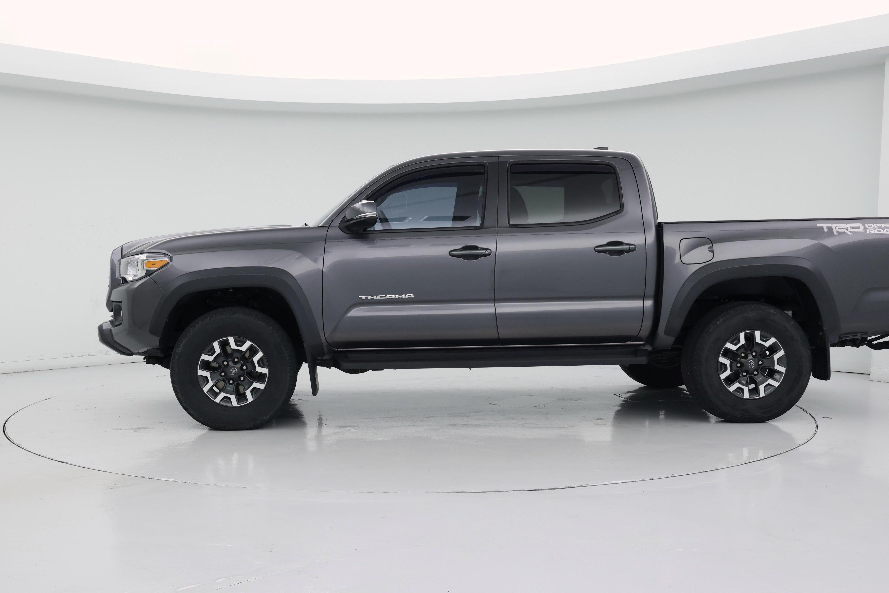 Thumbnail: 2018 Toyota Tacoma - 3
