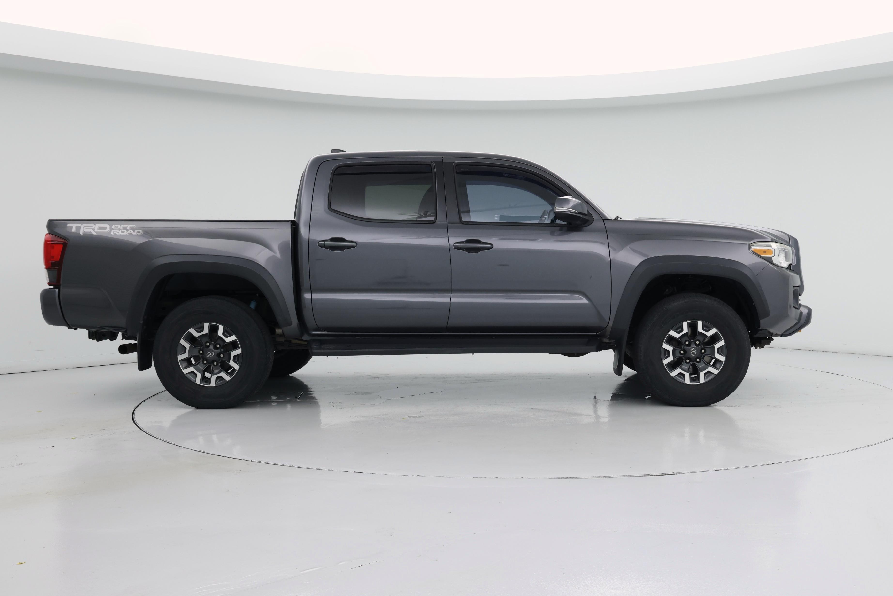Thumbnail: 2018 Toyota Tacoma - 7