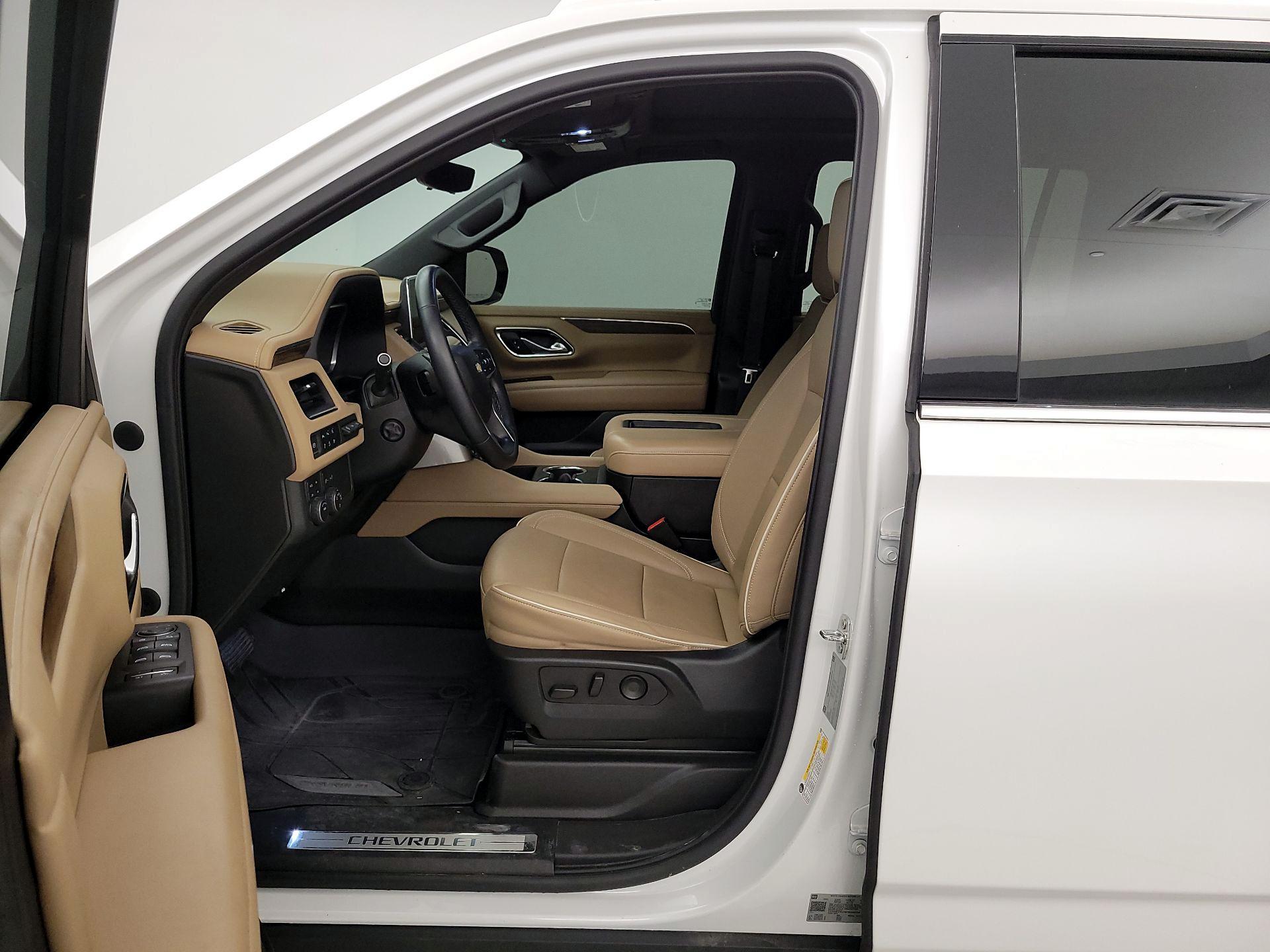 Thumbnail: 2023 Chevrolet Suburban - 9