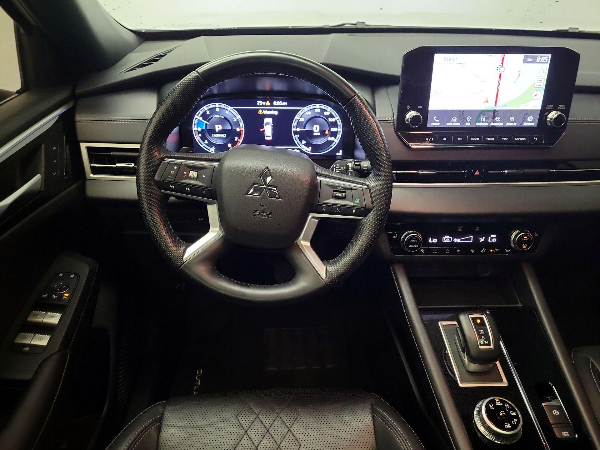 Thumbnail: 2024 Mitsubishi Outlander - 10