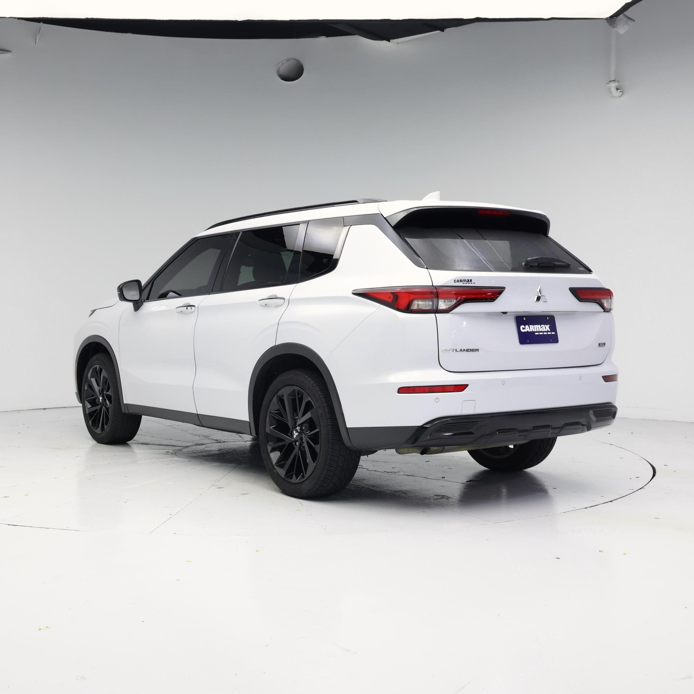 Thumbnail: 2024 Mitsubishi Outlander - 2