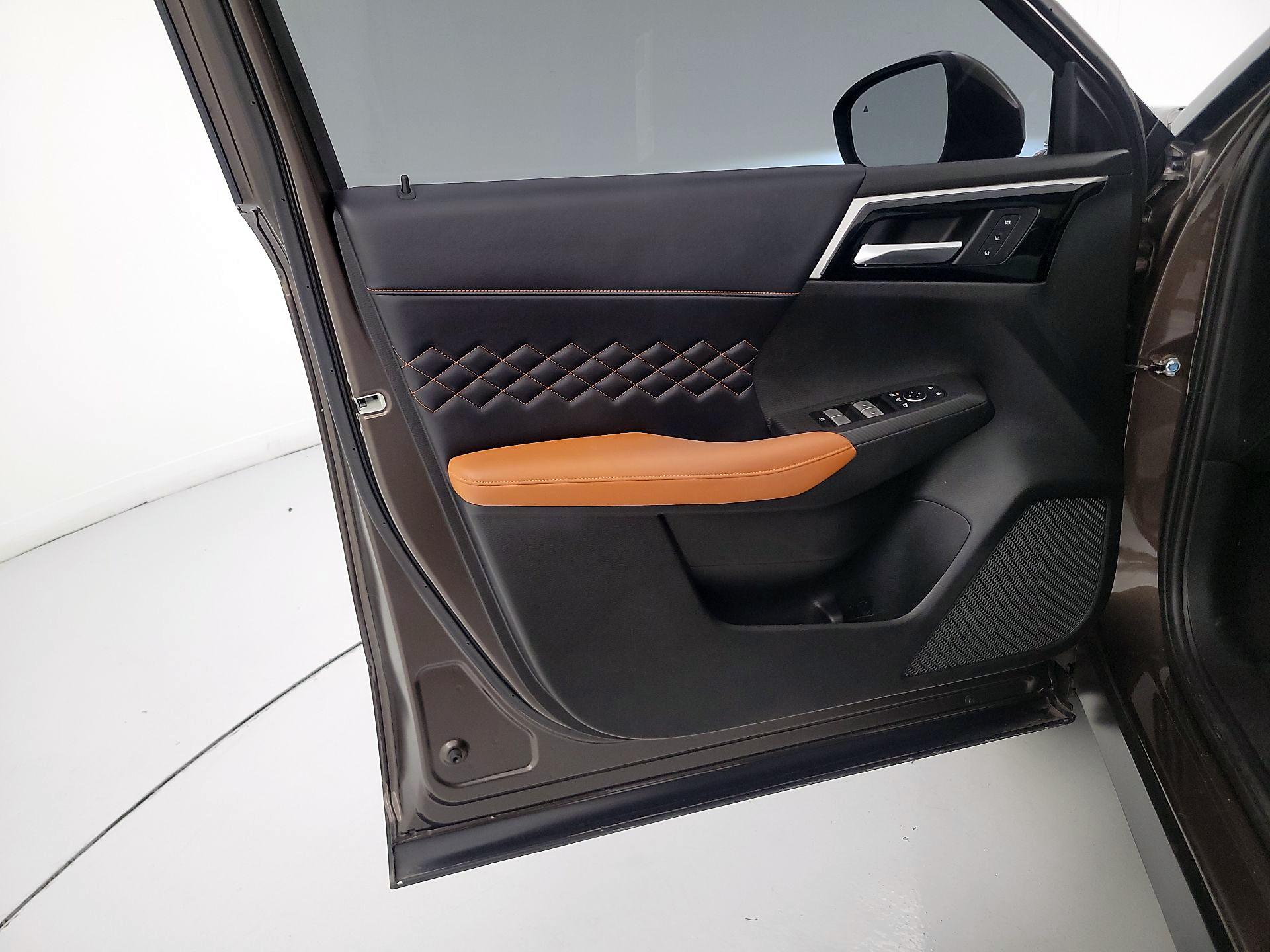 Thumbnail: 2022 Mitsubishi Outlander - 12