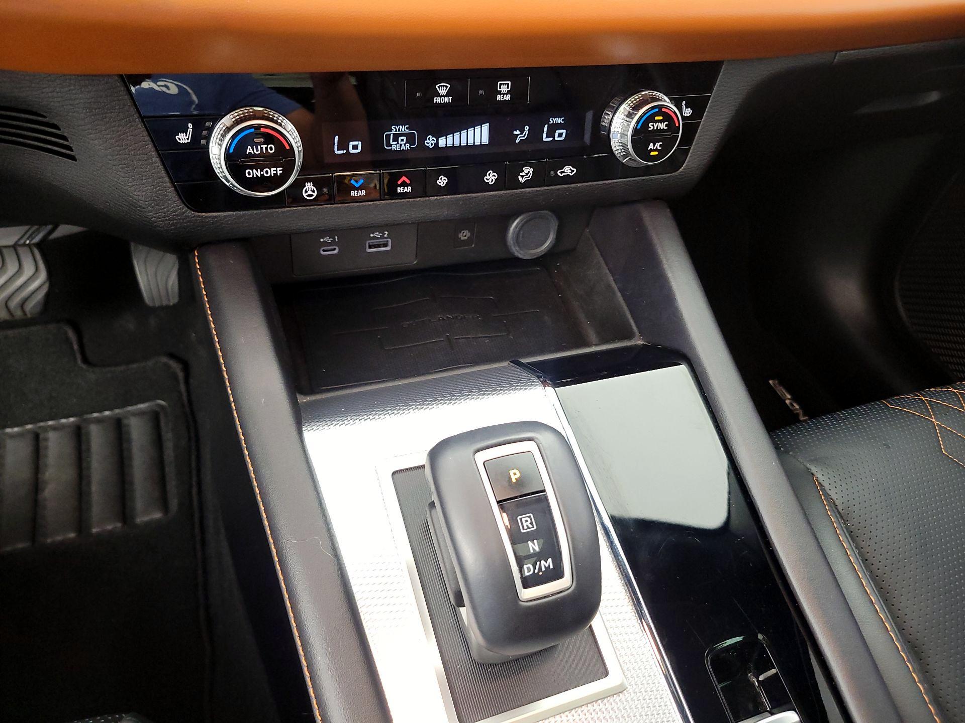 Thumbnail: 2022 Mitsubishi Outlander - 17