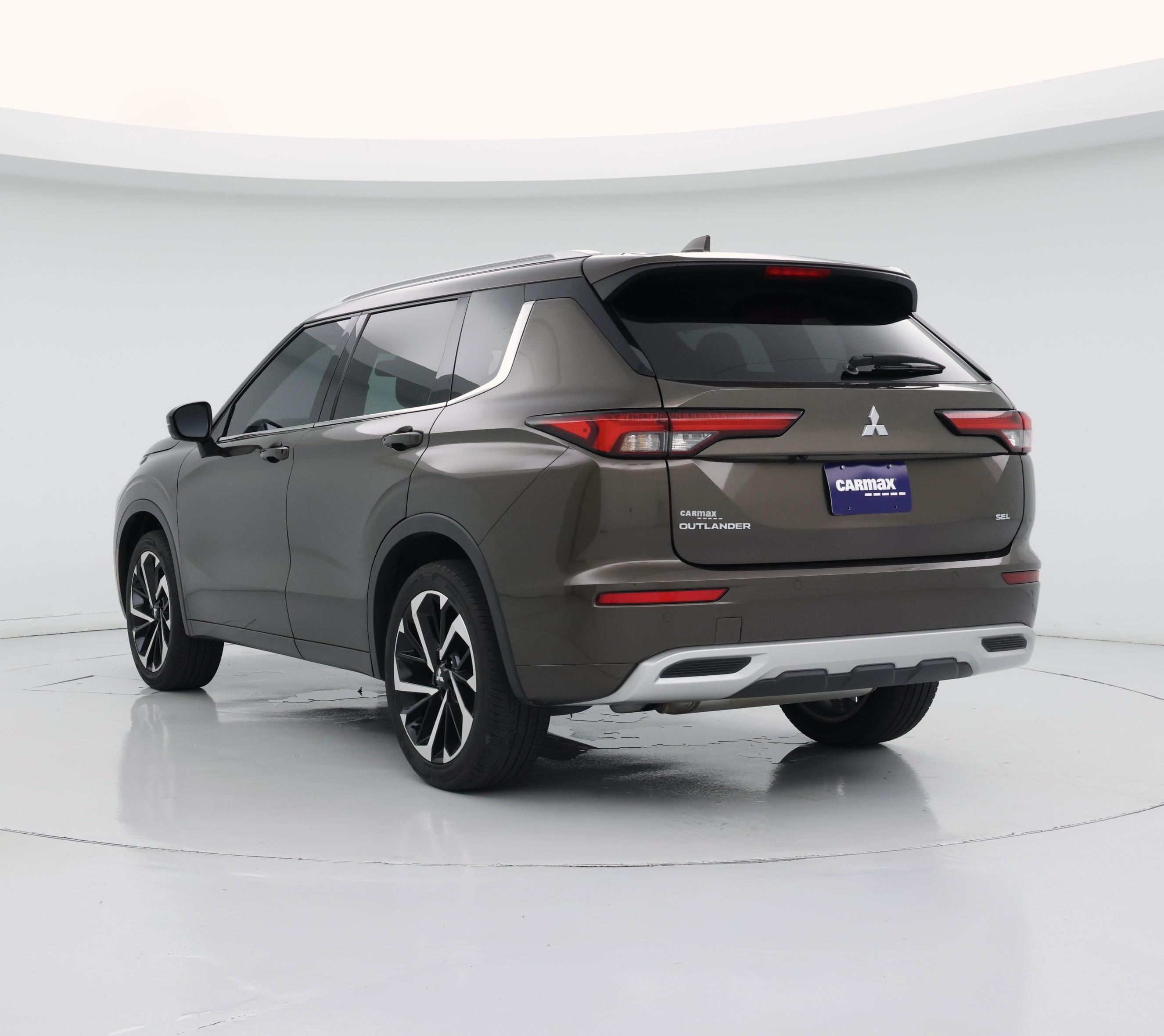 Thumbnail: 2022 Mitsubishi Outlander - 2