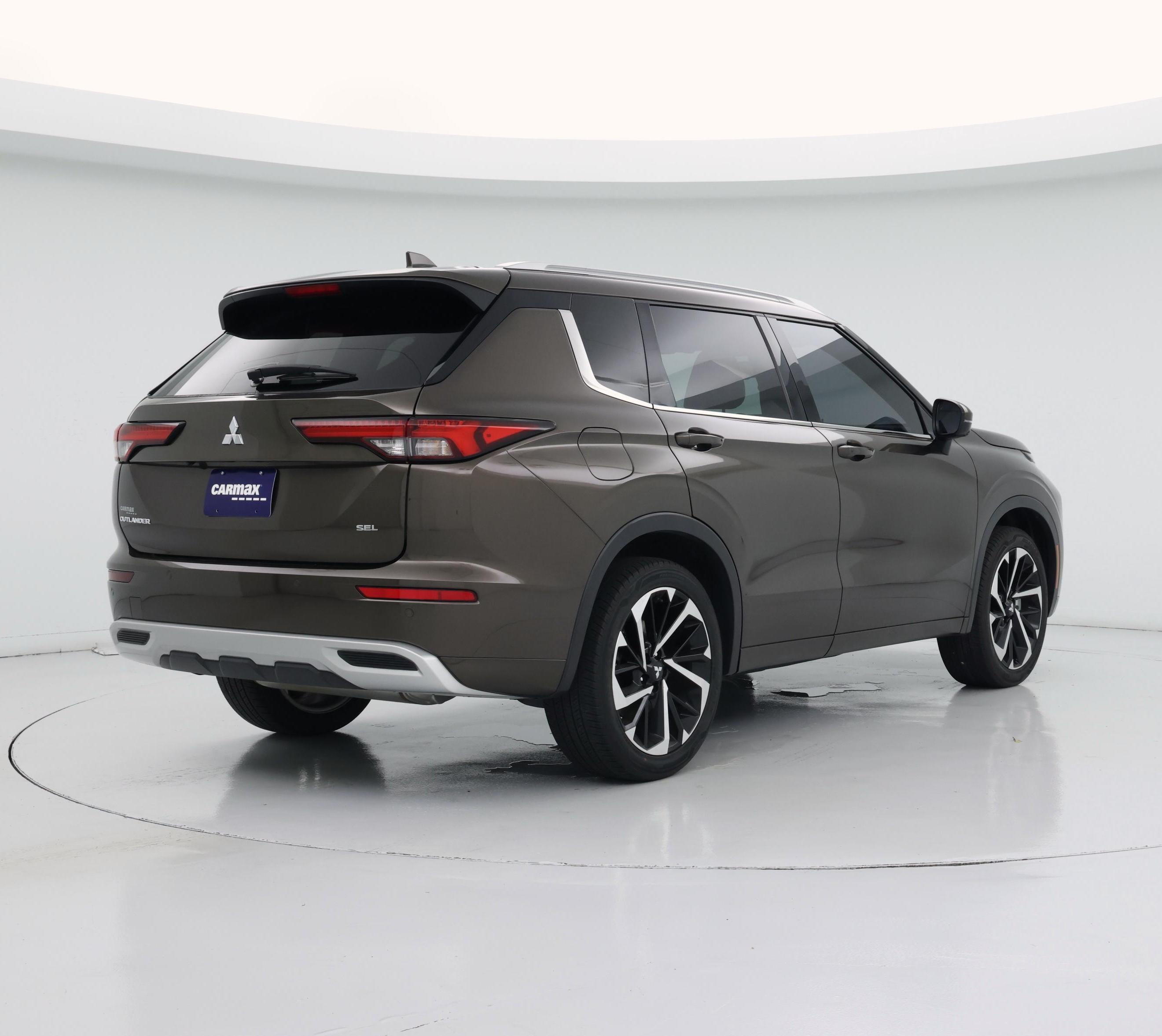 Thumbnail: 2022 Mitsubishi Outlander - 8