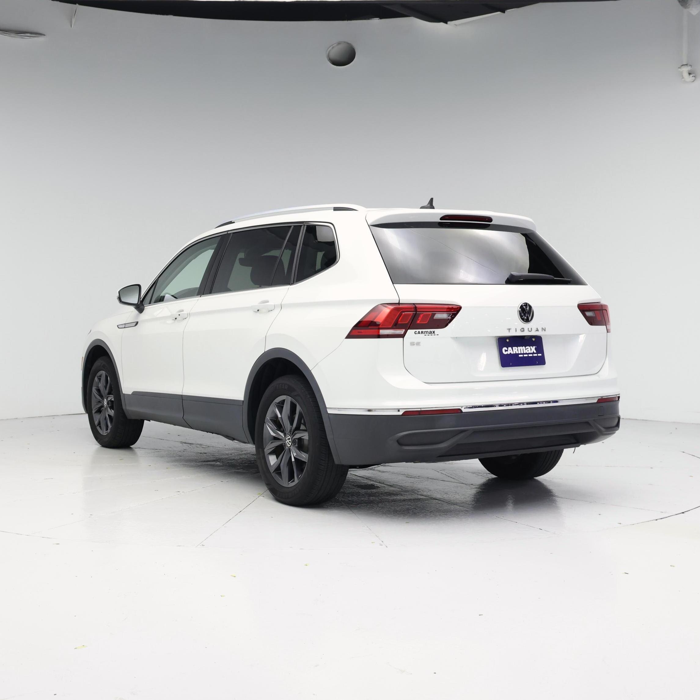 Thumbnail: 2023 Volkswagen Tiguan - 2