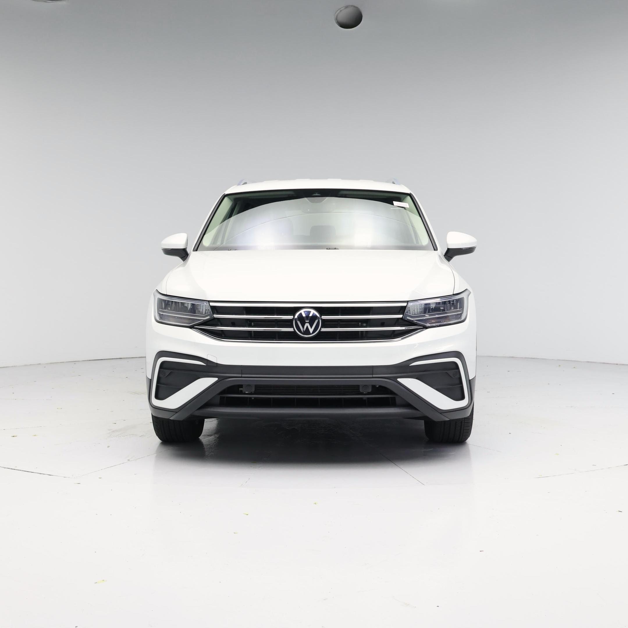 Thumbnail: 2023 Volkswagen Tiguan - 5