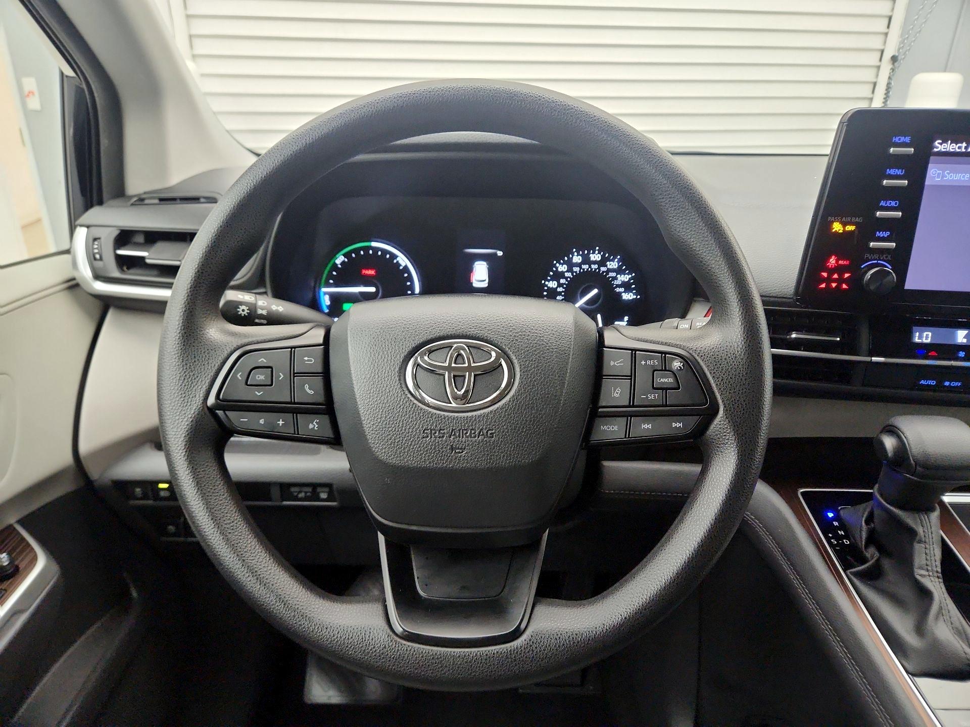 Thumbnail: 2024 Toyota Sienna - 10
