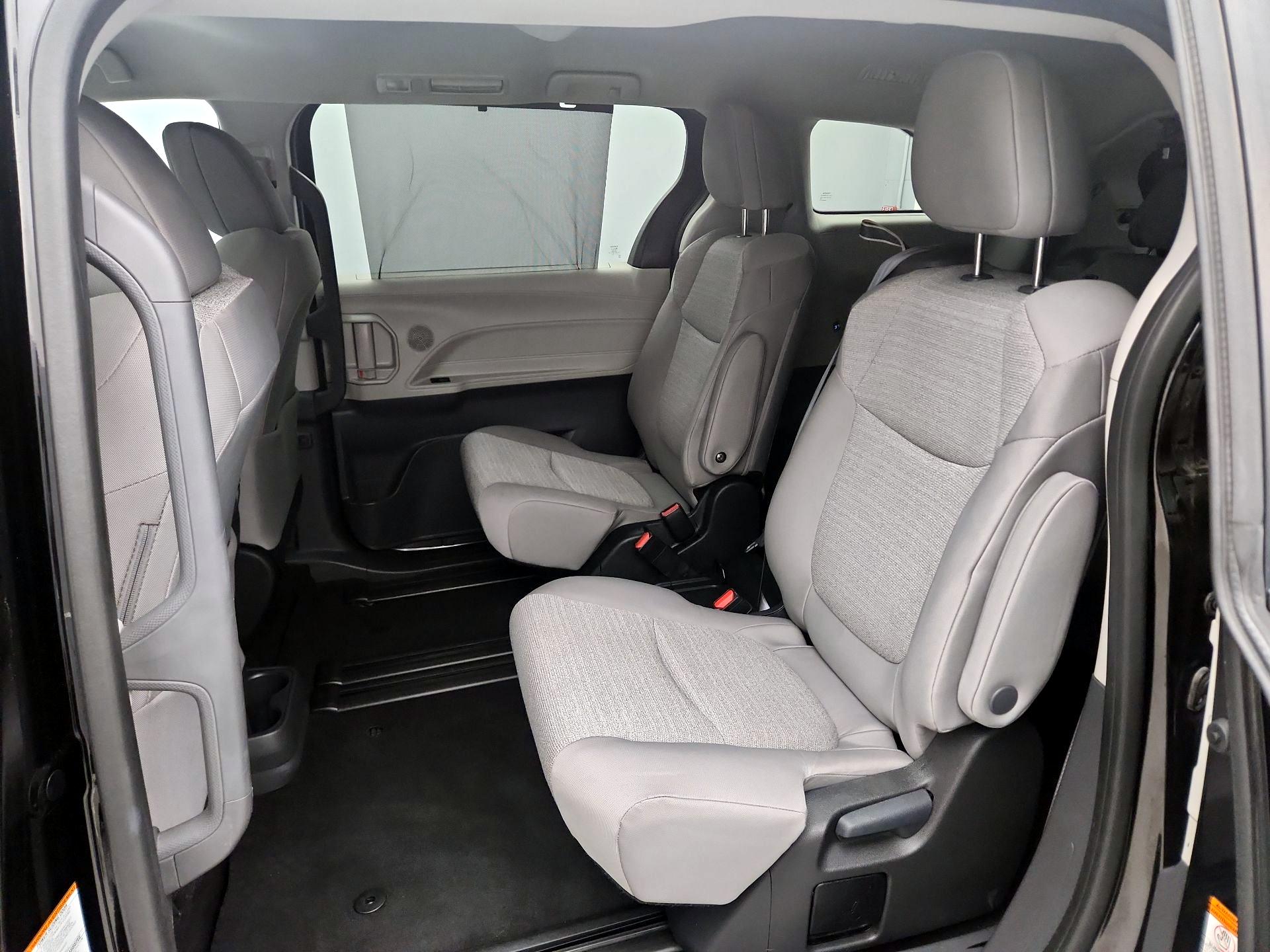 Thumbnail: 2024 Toyota Sienna - 19
