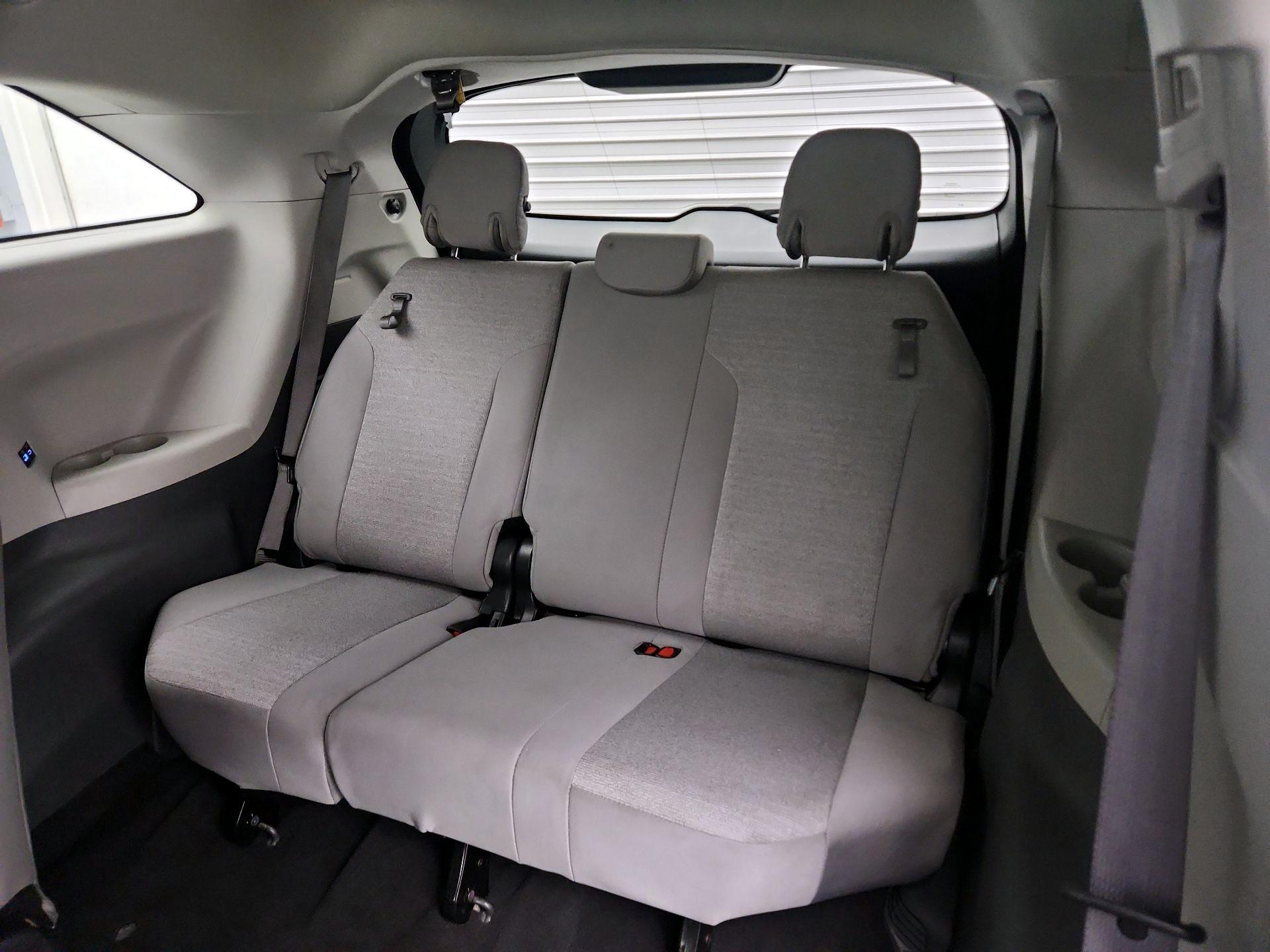 Thumbnail: 2024 Toyota Sienna - 20