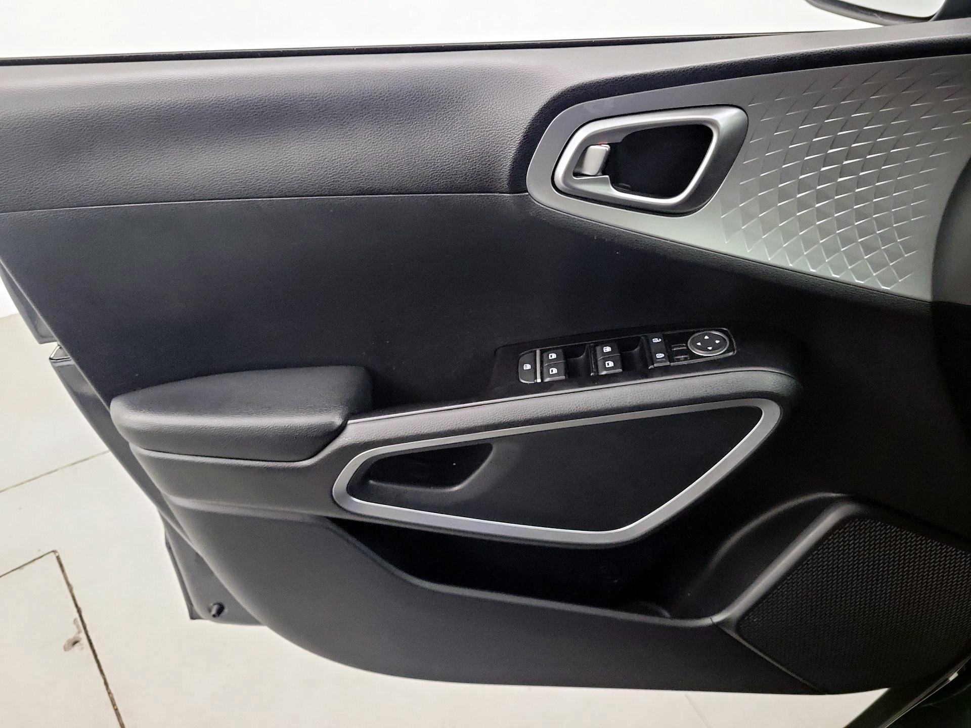 Thumbnail: 2023 Kia Soul - 12